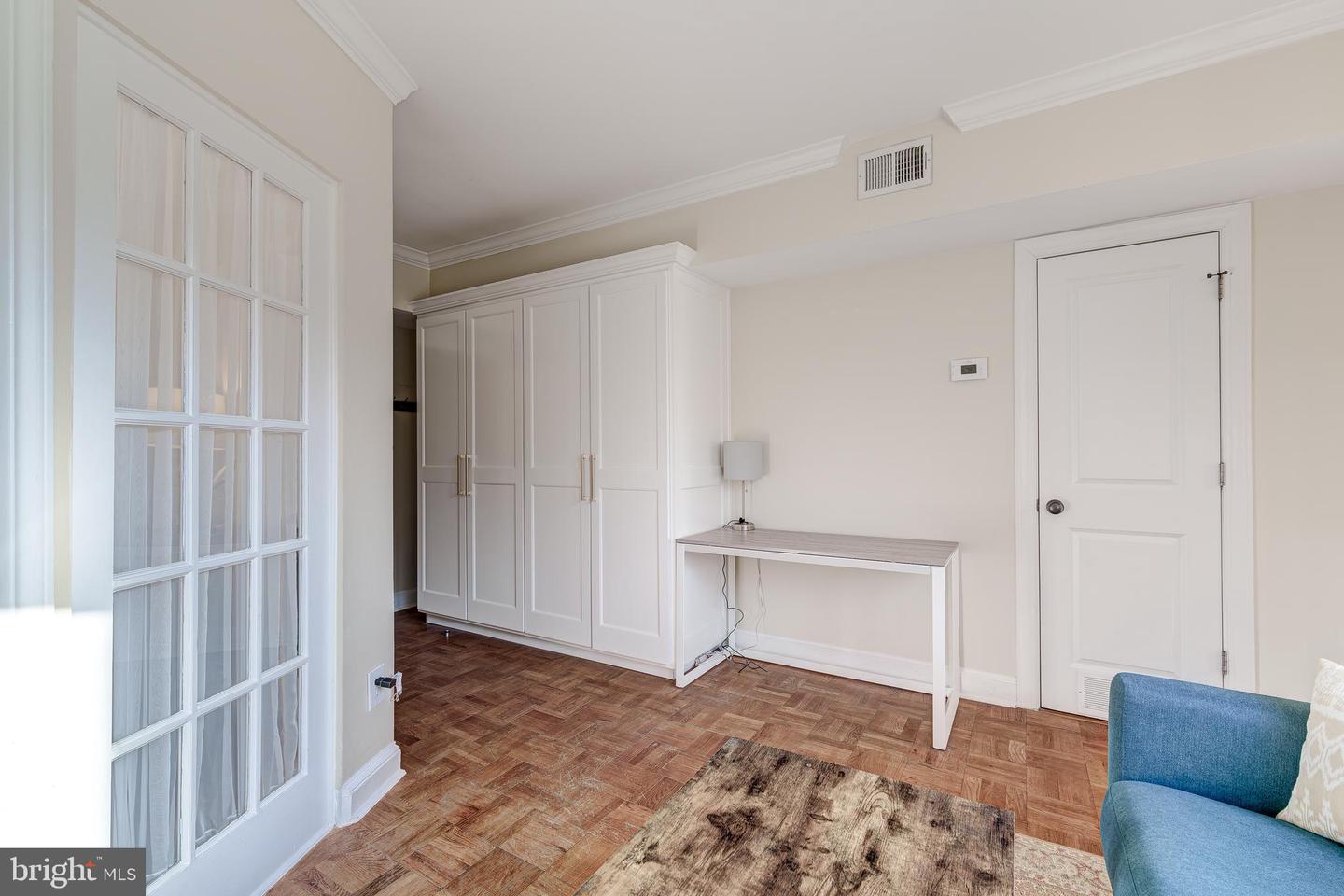 719 S SAINT ASAPH ST #208, ALEXANDRIA, Virginia 22314, 1 Bedroom Bedrooms, ,1 BathroomBathrooms,Residential,For sale,719 S SAINT ASAPH ST #208,VAAX2044436 MLS # VAAX2044436