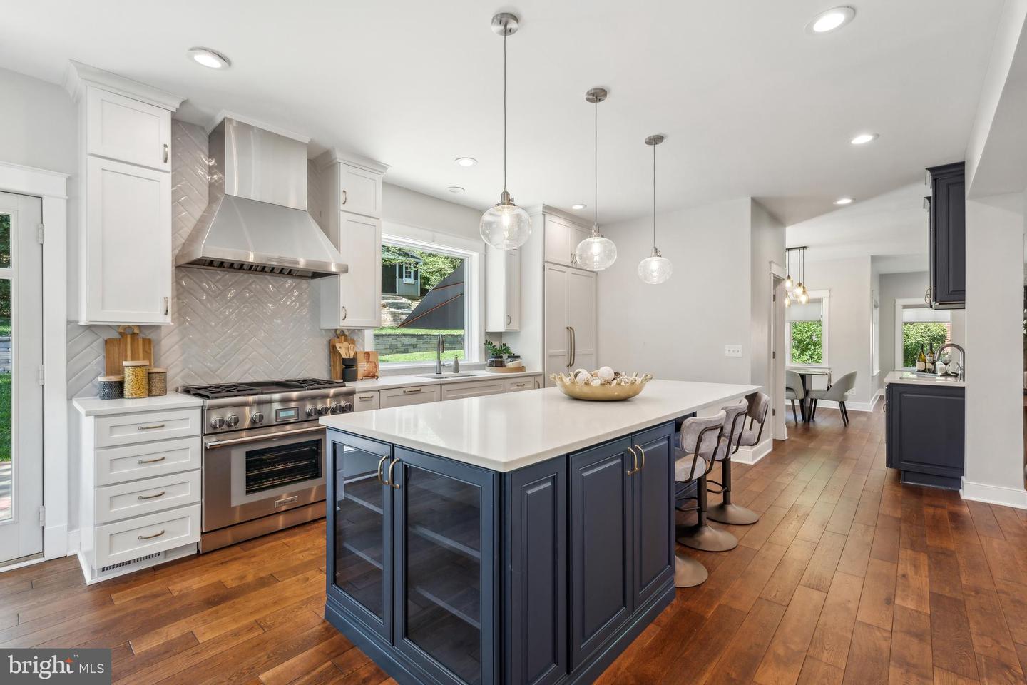 4231 31ST ST N, ARLINGTON, Virginia 22207, 4 Bedrooms Bedrooms, ,3 BathroomsBathrooms,Residential,For sale,4231 31ST ST N,VAAR2056366 MLS # VAAR2056366