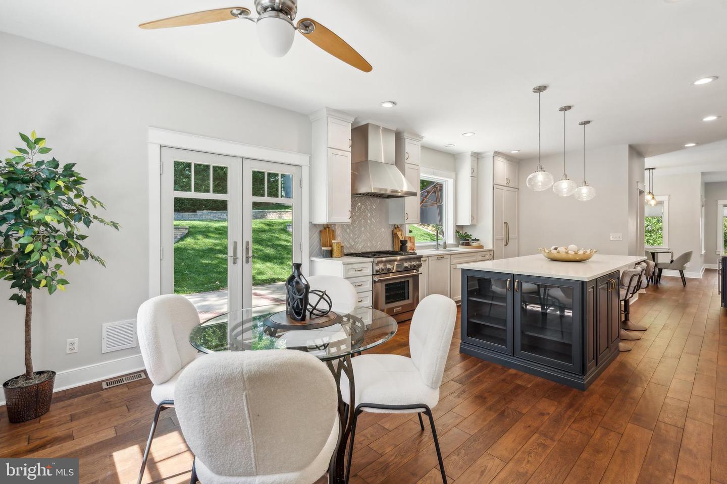4231 31ST ST N, ARLINGTON, Virginia 22207, 4 Bedrooms Bedrooms, ,3 BathroomsBathrooms,Residential,For sale,4231 31ST ST N,VAAR2056366 MLS # VAAR2056366
