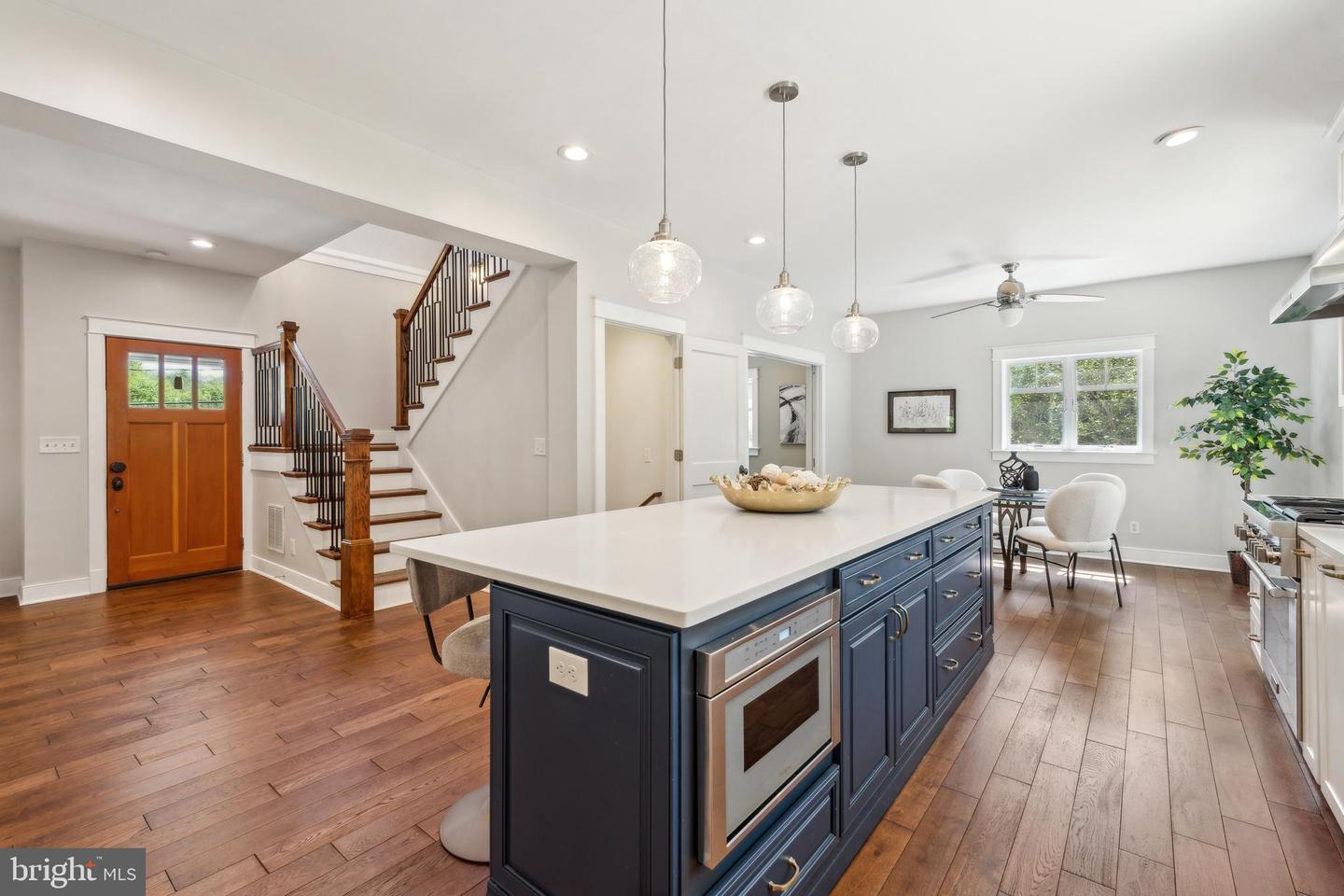 4231 31ST ST N, ARLINGTON, Virginia 22207, 4 Bedrooms Bedrooms, ,3 BathroomsBathrooms,Residential,For sale,4231 31ST ST N,VAAR2056366 MLS # VAAR2056366