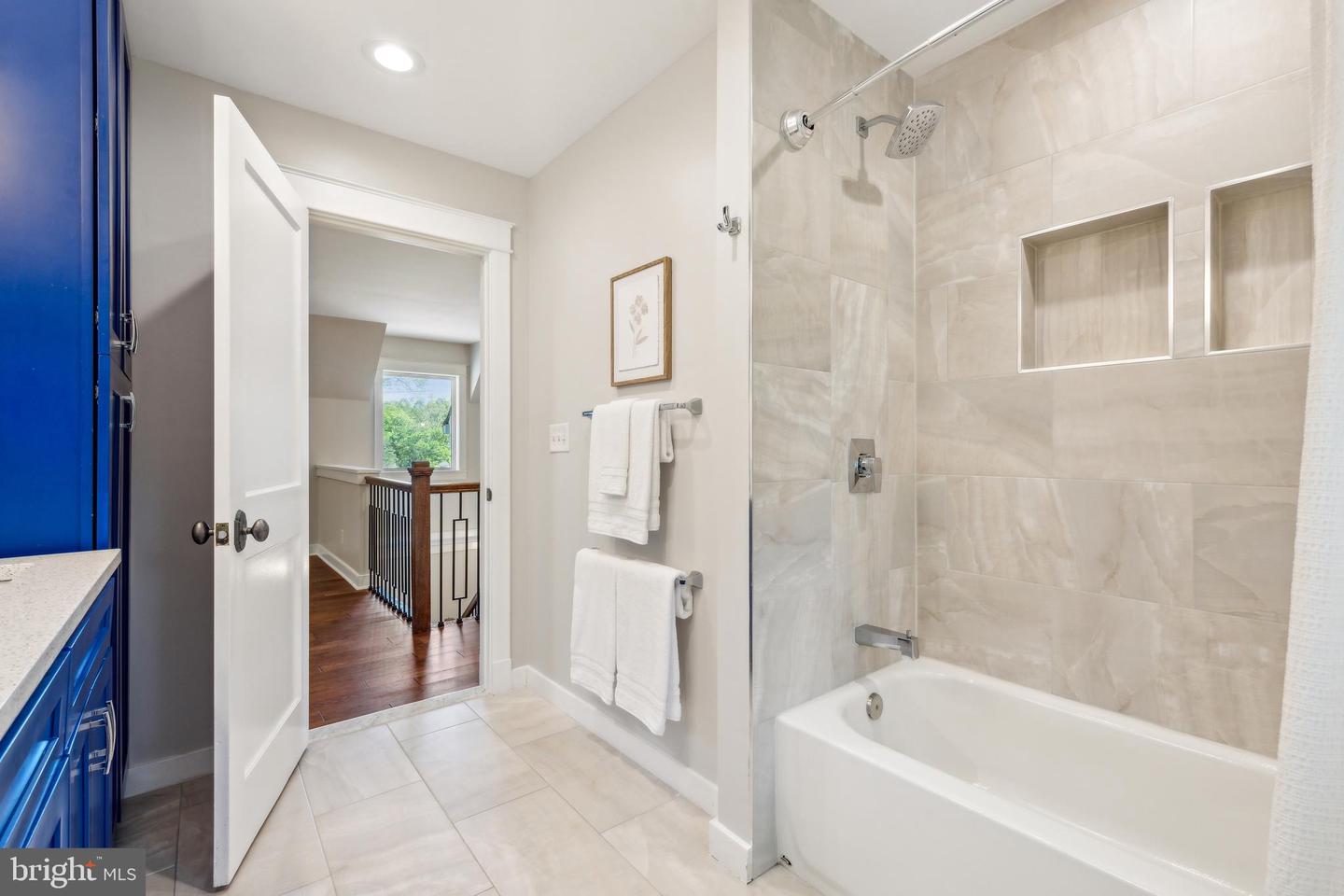 4231 31ST ST N, ARLINGTON, Virginia 22207, 4 Bedrooms Bedrooms, ,3 BathroomsBathrooms,Residential,For sale,4231 31ST ST N,VAAR2056366 MLS # VAAR2056366