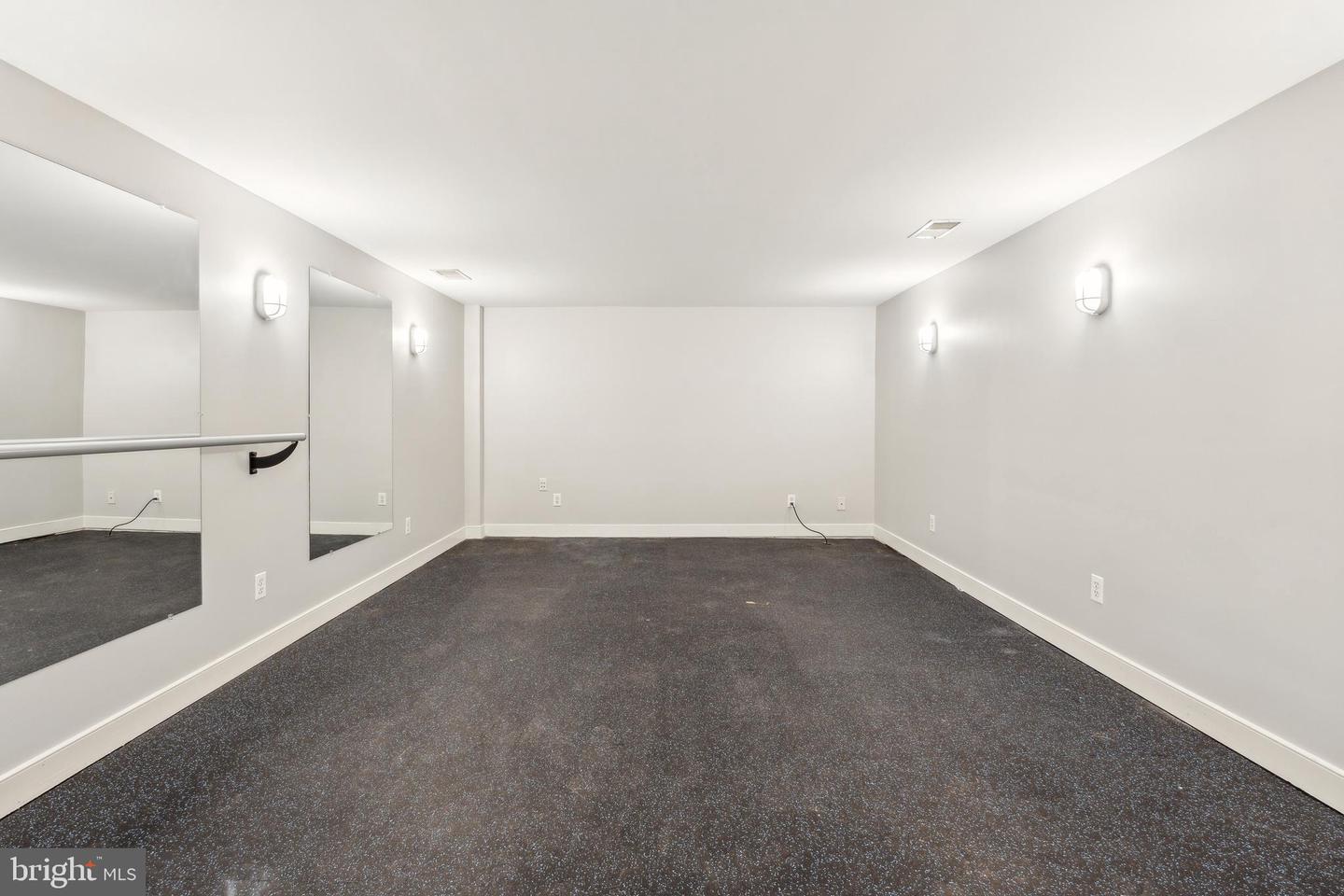 4231 31ST ST N, ARLINGTON, Virginia 22207, 4 Bedrooms Bedrooms, ,3 BathroomsBathrooms,Residential,For sale,4231 31ST ST N,VAAR2056366 MLS # VAAR2056366