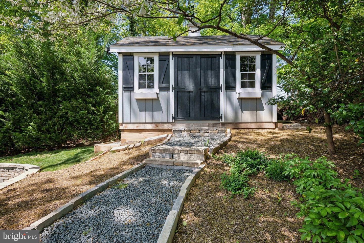 4231 31ST ST N, ARLINGTON, Virginia 22207, 4 Bedrooms Bedrooms, ,3 BathroomsBathrooms,Residential,For sale,4231 31ST ST N,VAAR2056366 MLS # VAAR2056366