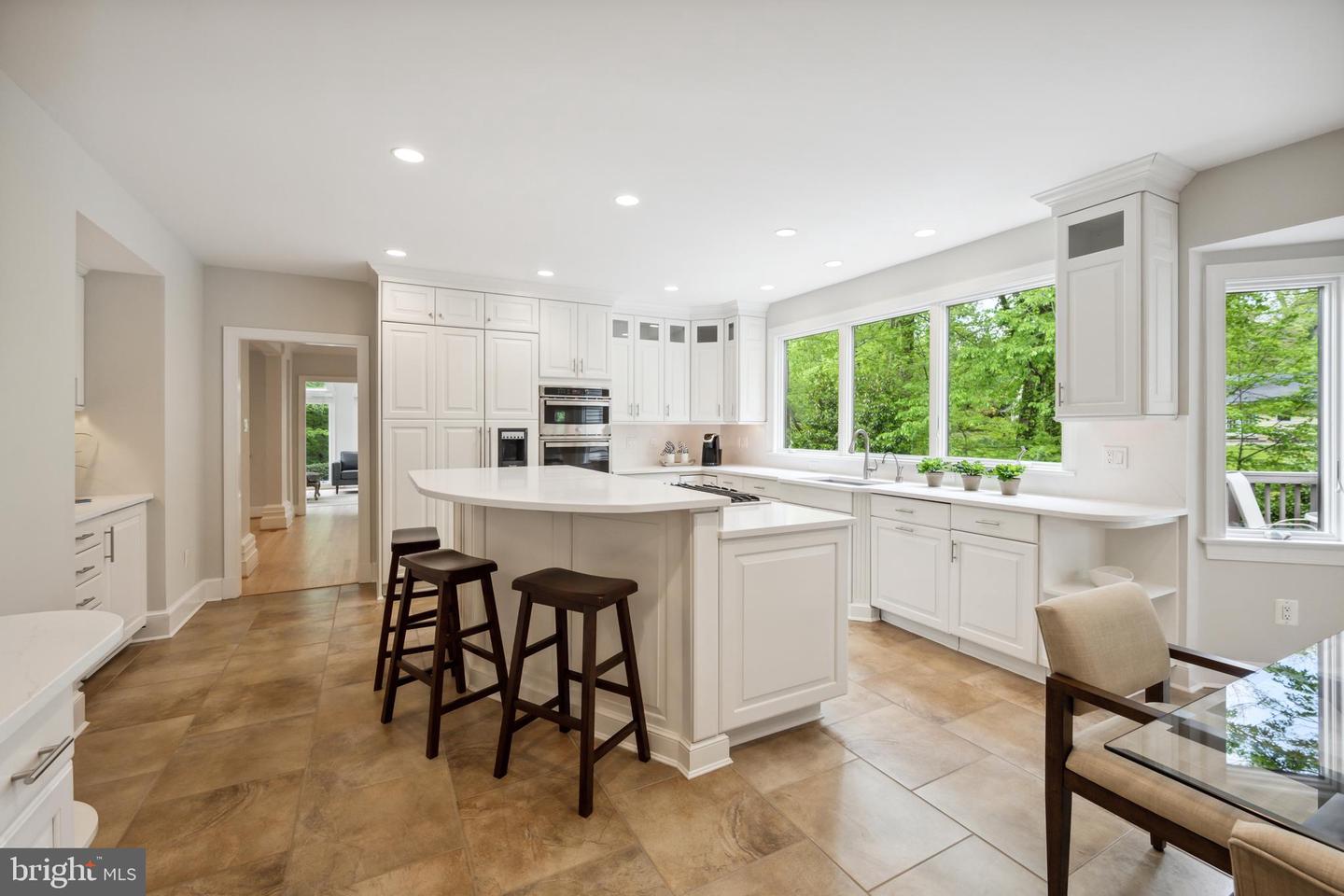 6530 HEATHER BROOK CT, MCLEAN, Virginia 22101, 6 Bedrooms Bedrooms, ,3 BathroomsBathrooms,Residential,For sale,6530 HEATHER BROOK CT,VAFX2235942 MLS # VAFX2235942
