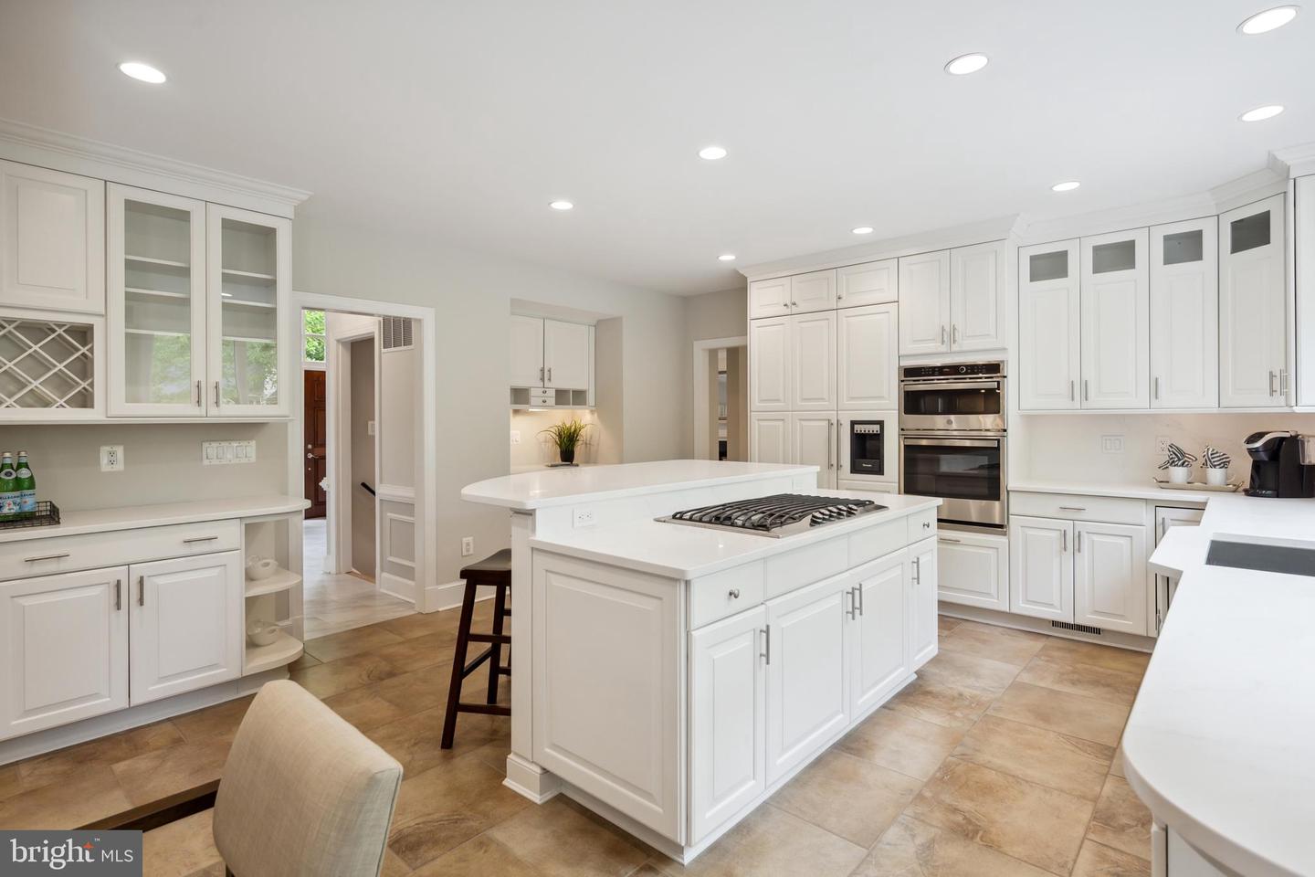 6530 HEATHER BROOK CT, MCLEAN, Virginia 22101, 6 Bedrooms Bedrooms, ,3 BathroomsBathrooms,Residential,For sale,6530 HEATHER BROOK CT,VAFX2235942 MLS # VAFX2235942