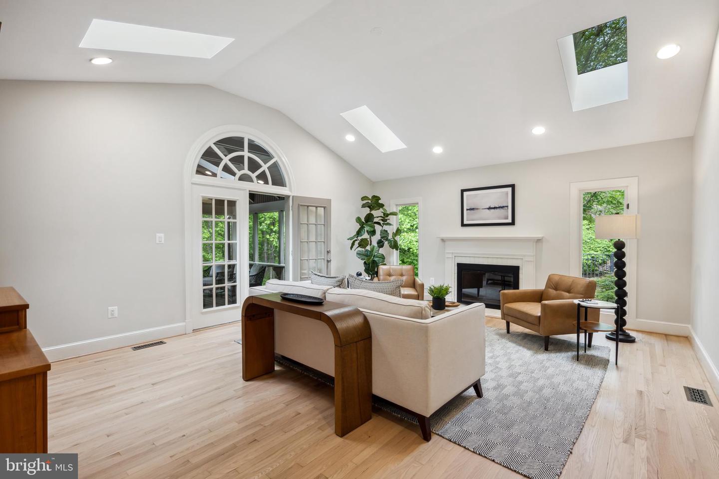 6530 HEATHER BROOK CT, MCLEAN, Virginia 22101, 6 Bedrooms Bedrooms, ,3 BathroomsBathrooms,Residential,For sale,6530 HEATHER BROOK CT,VAFX2235942 MLS # VAFX2235942