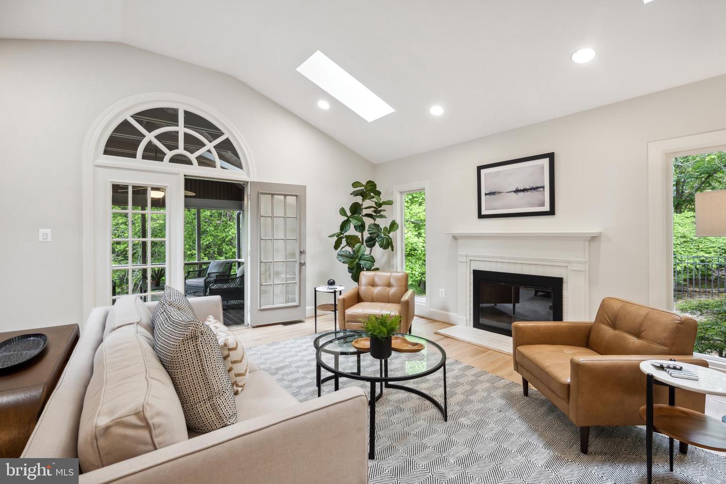 6530 HEATHER BROOK CT, MCLEAN, Virginia 22101, 6 Bedrooms Bedrooms, ,3 BathroomsBathrooms,Residential,For sale,6530 HEATHER BROOK CT,VAFX2235942 MLS # VAFX2235942