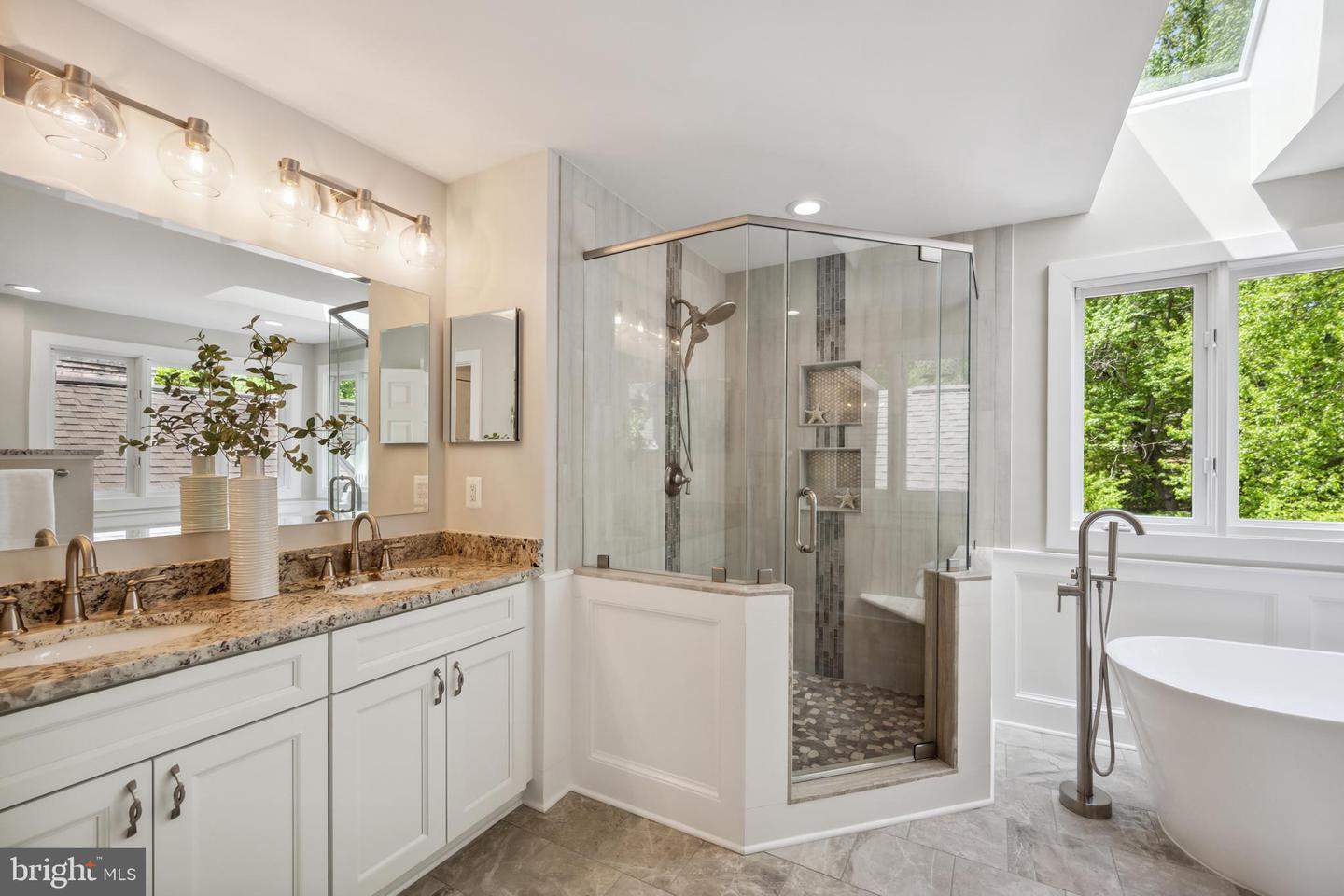 6530 HEATHER BROOK CT, MCLEAN, Virginia 22101, 6 Bedrooms Bedrooms, ,3 BathroomsBathrooms,Residential,For sale,6530 HEATHER BROOK CT,VAFX2235942 MLS # VAFX2235942