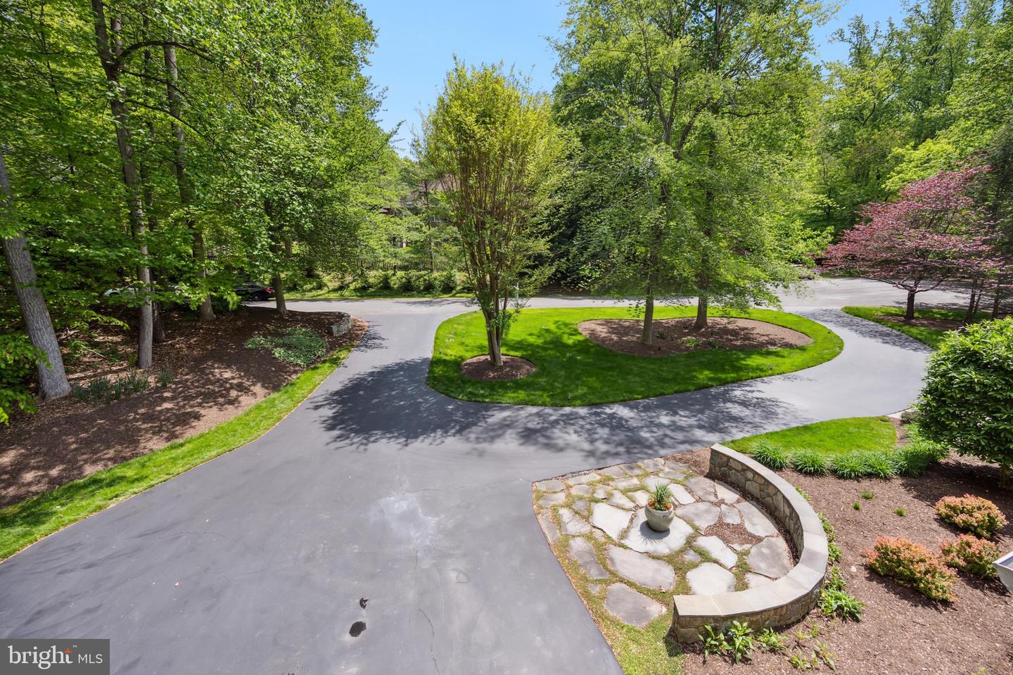 6530 HEATHER BROOK CT, MCLEAN, Virginia 22101, 6 Bedrooms Bedrooms, ,3 BathroomsBathrooms,Residential,For sale,6530 HEATHER BROOK CT,VAFX2235942 MLS # VAFX2235942