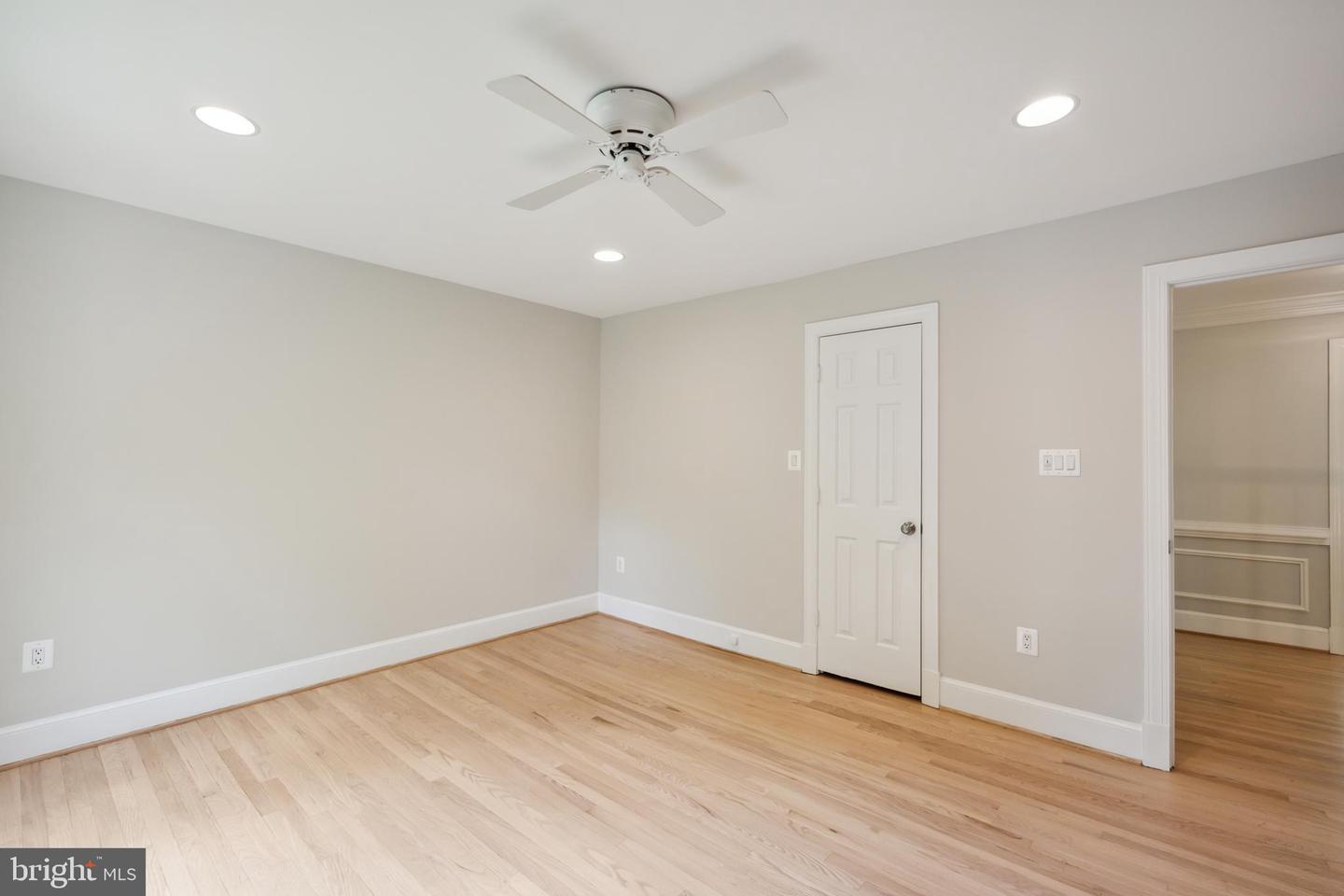 6530 HEATHER BROOK CT, MCLEAN, Virginia 22101, 6 Bedrooms Bedrooms, ,3 BathroomsBathrooms,Residential,For sale,6530 HEATHER BROOK CT,VAFX2235942 MLS # VAFX2235942