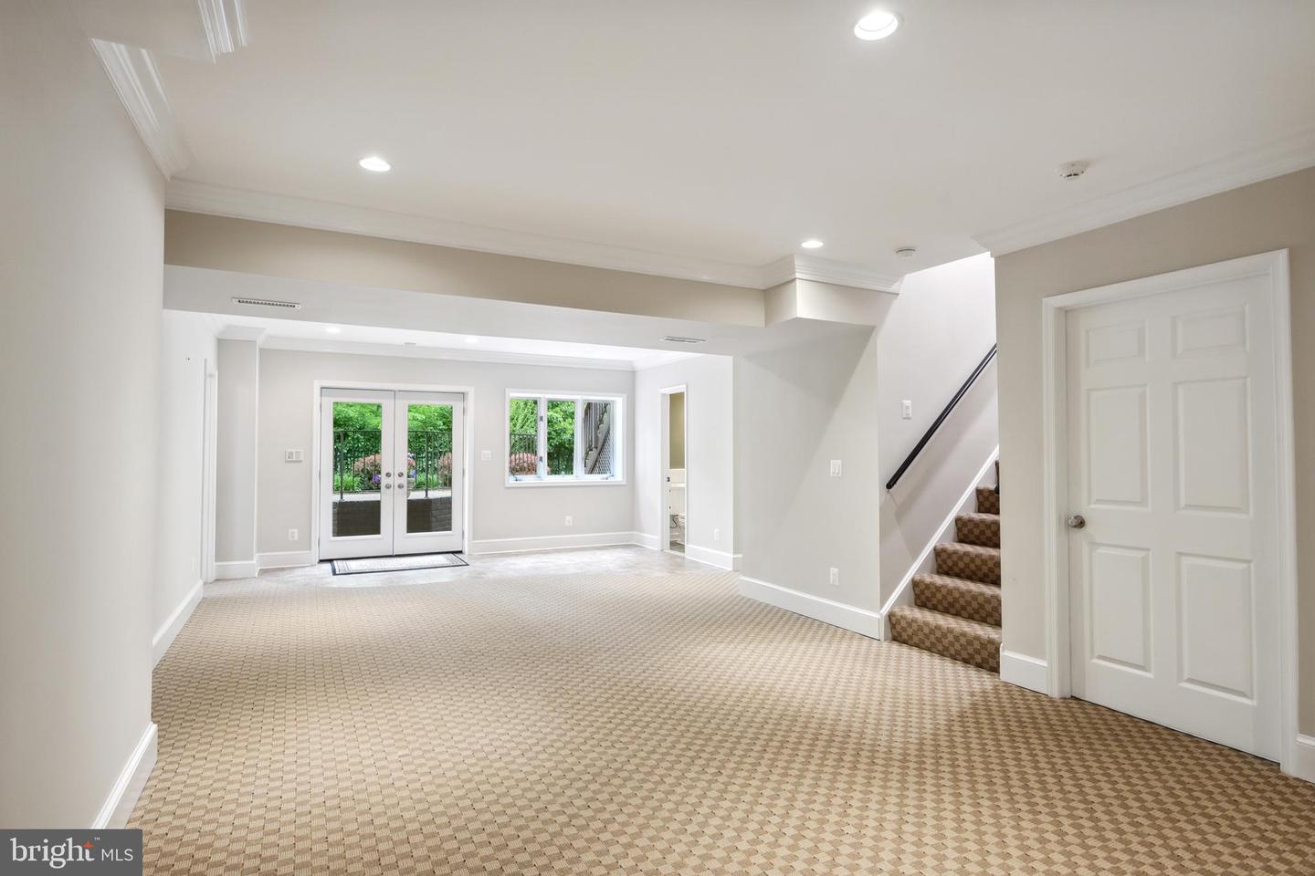 6530 HEATHER BROOK CT, MCLEAN, Virginia 22101, 6 Bedrooms Bedrooms, ,3 BathroomsBathrooms,Residential,For sale,6530 HEATHER BROOK CT,VAFX2235942 MLS # VAFX2235942