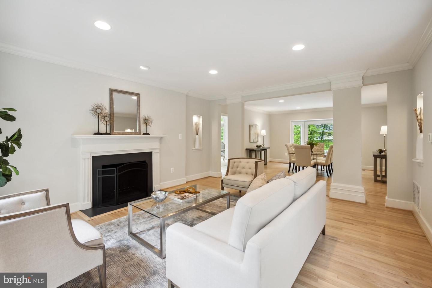 6530 HEATHER BROOK CT, MCLEAN, Virginia 22101, 6 Bedrooms Bedrooms, ,3 BathroomsBathrooms,Residential,For sale,6530 HEATHER BROOK CT,VAFX2235942 MLS # VAFX2235942