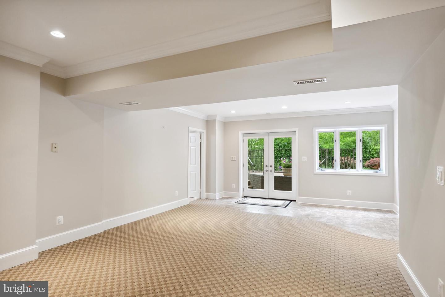 6530 HEATHER BROOK CT, MCLEAN, Virginia 22101, 6 Bedrooms Bedrooms, ,3 BathroomsBathrooms,Residential,For sale,6530 HEATHER BROOK CT,VAFX2235942 MLS # VAFX2235942
