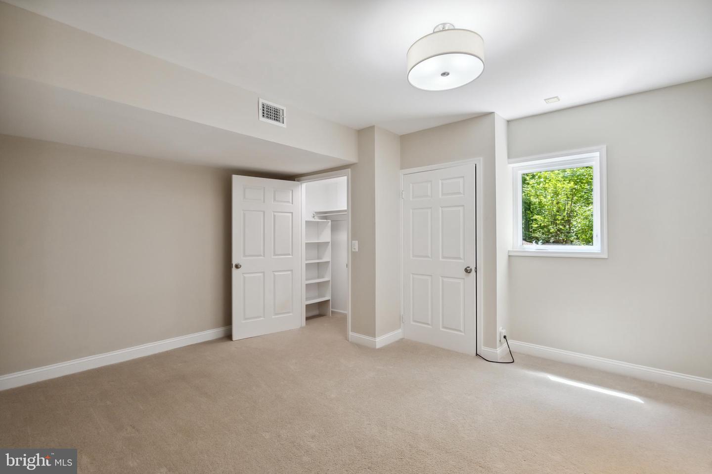6530 HEATHER BROOK CT, MCLEAN, Virginia 22101, 6 Bedrooms Bedrooms, ,3 BathroomsBathrooms,Residential,For sale,6530 HEATHER BROOK CT,VAFX2235942 MLS # VAFX2235942