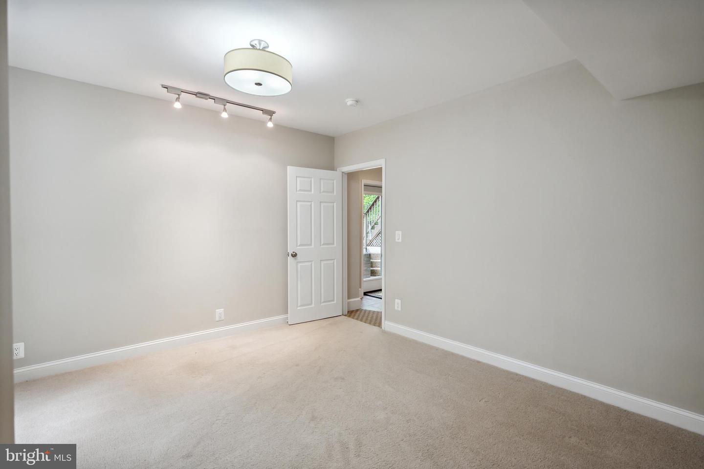 6530 HEATHER BROOK CT, MCLEAN, Virginia 22101, 6 Bedrooms Bedrooms, ,3 BathroomsBathrooms,Residential,For sale,6530 HEATHER BROOK CT,VAFX2235942 MLS # VAFX2235942
