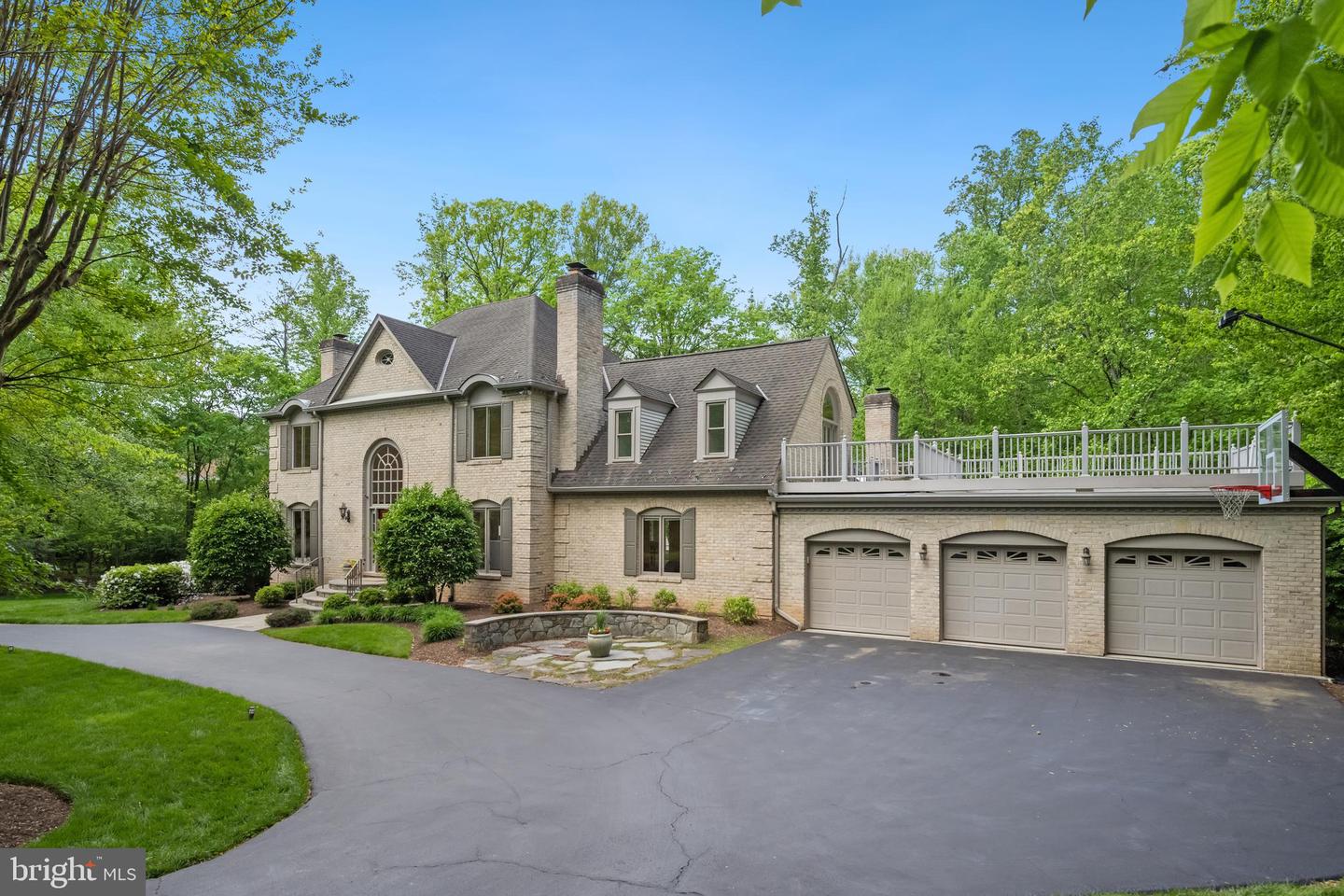 6530 HEATHER BROOK CT, MCLEAN, Virginia 22101, 6 Bedrooms Bedrooms, ,3 BathroomsBathrooms,Residential,For sale,6530 HEATHER BROOK CT,VAFX2235942 MLS # VAFX2235942