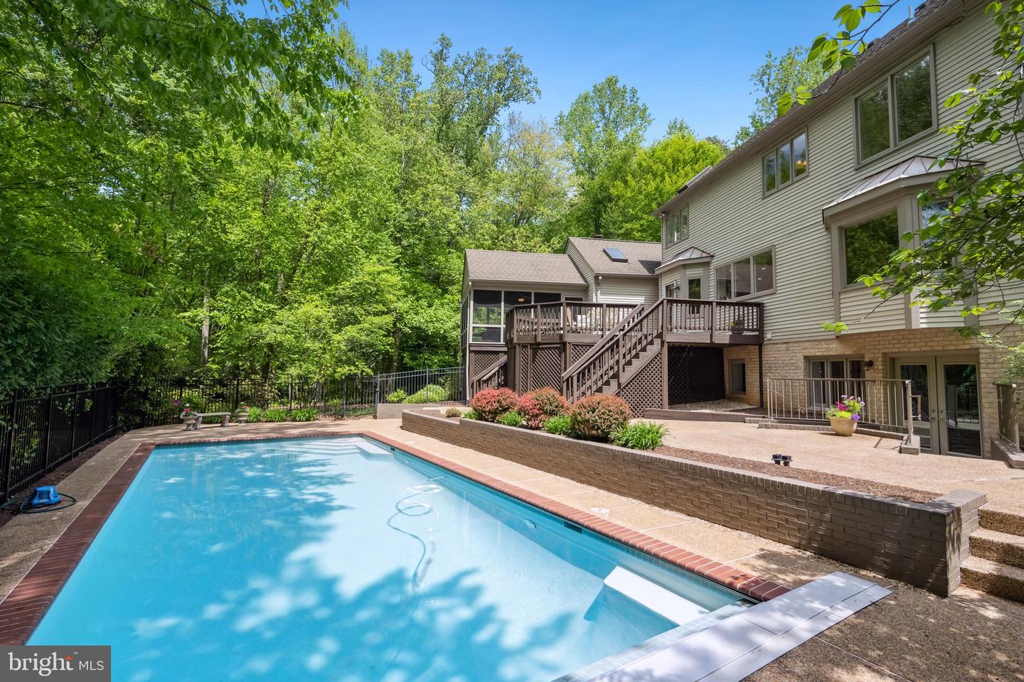 6530 HEATHER BROOK CT, MCLEAN, Virginia 22101, 6 Bedrooms Bedrooms, ,3 BathroomsBathrooms,Residential,For sale,6530 HEATHER BROOK CT,VAFX2235942 MLS # VAFX2235942