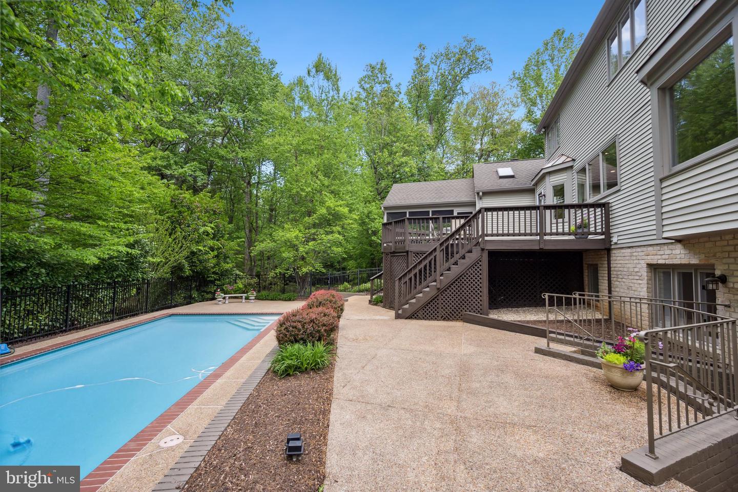 6530 HEATHER BROOK CT, MCLEAN, Virginia 22101, 6 Bedrooms Bedrooms, ,3 BathroomsBathrooms,Residential,For sale,6530 HEATHER BROOK CT,VAFX2235942 MLS # VAFX2235942