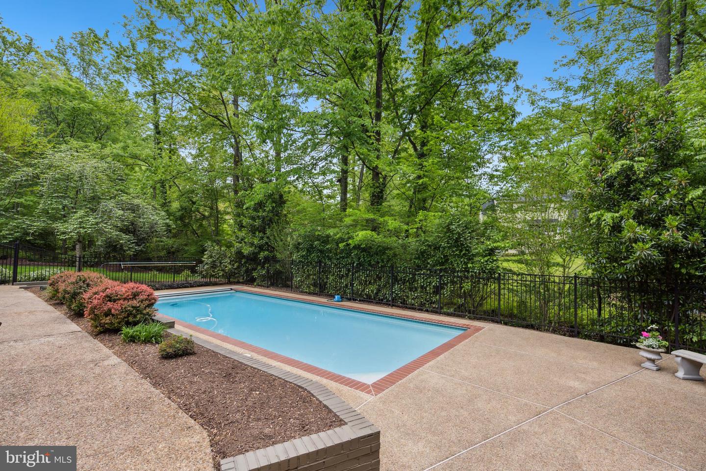 6530 HEATHER BROOK CT, MCLEAN, Virginia 22101, 6 Bedrooms Bedrooms, ,3 BathroomsBathrooms,Residential,For sale,6530 HEATHER BROOK CT,VAFX2235942 MLS # VAFX2235942