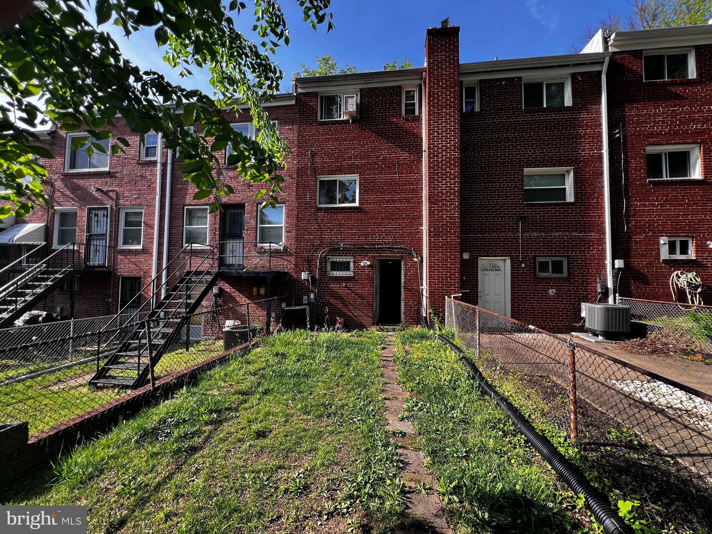 4209 GAULT PL NE, WASHINGTON, District Of Columbia 20019, 2 Bedrooms Bedrooms, ,1 BathroomBathrooms,Residential,For sale,4209 GAULT PL NE,DCDC2196716 MLS # DCDC2196716