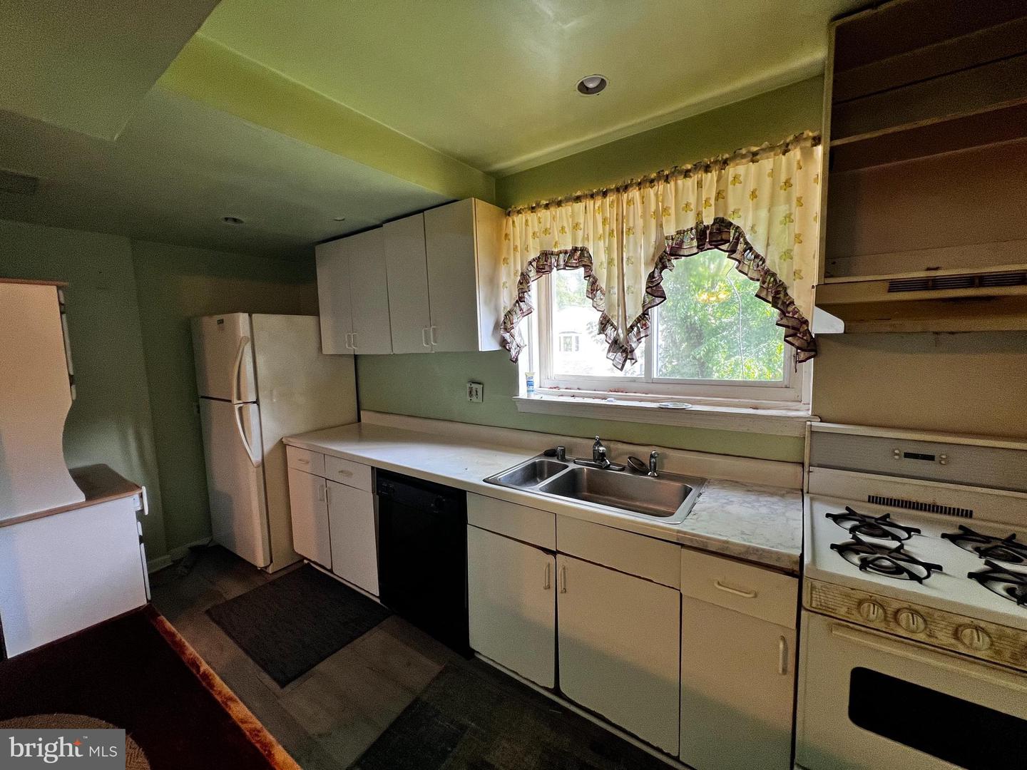 4209 GAULT PL NE, WASHINGTON, District Of Columbia 20019, 2 Bedrooms Bedrooms, ,1 BathroomBathrooms,Residential,For sale,4209 GAULT PL NE,DCDC2196716 MLS # DCDC2196716