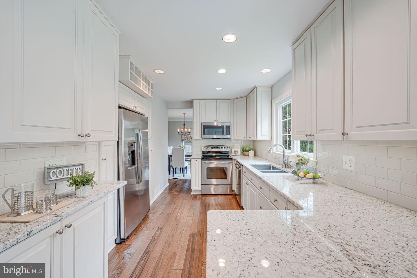 9808 KOHOUTEK CT, VIENNA, Virginia 22182, 4 Bedrooms Bedrooms, ,3 BathroomsBathrooms,Residential,For sale,9808 KOHOUTEK CT,VAFX2235778 MLS # VAFX2235778