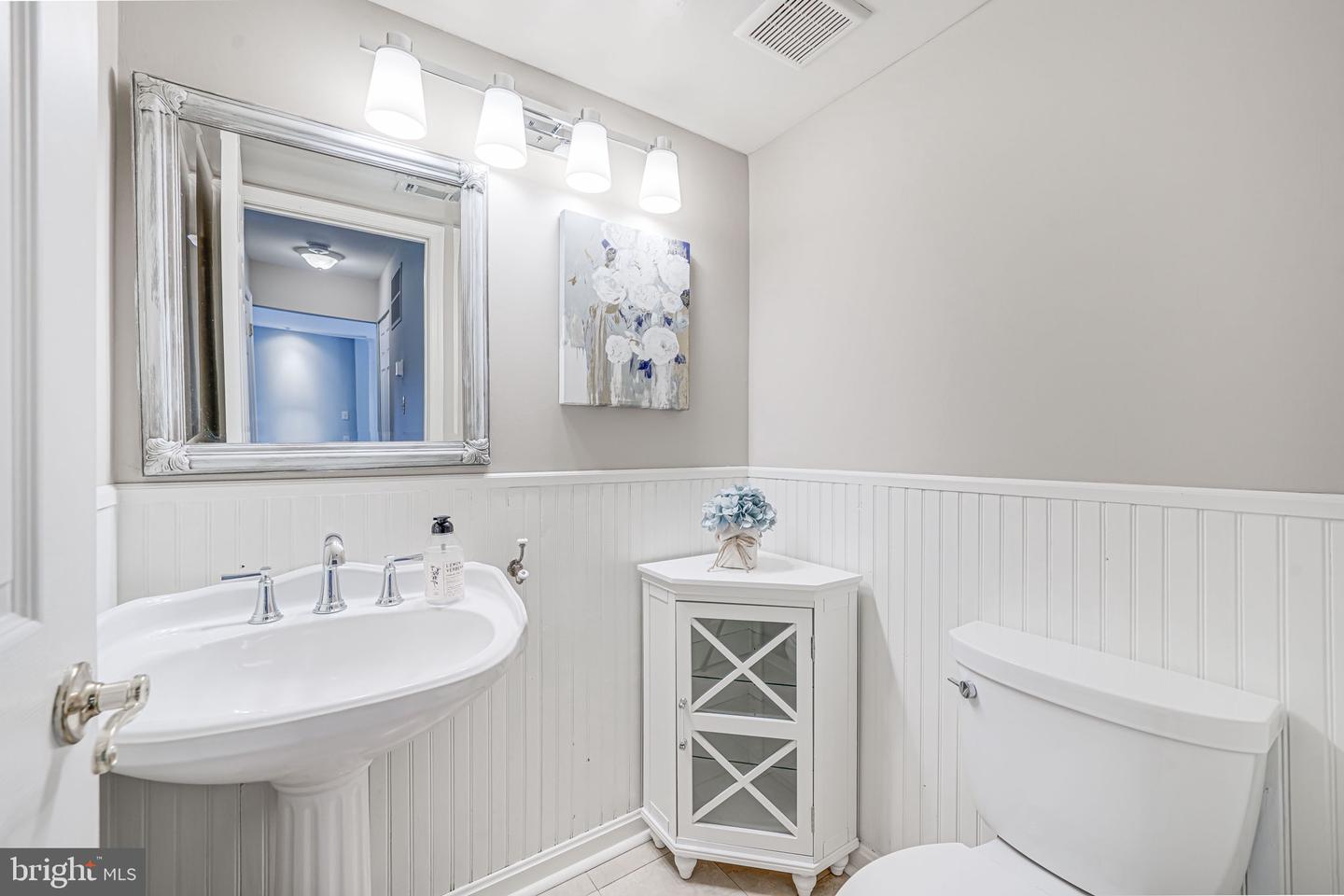 9808 KOHOUTEK CT, VIENNA, Virginia 22182, 4 Bedrooms Bedrooms, ,3 BathroomsBathrooms,Residential,For sale,9808 KOHOUTEK CT,VAFX2235778 MLS # VAFX2235778