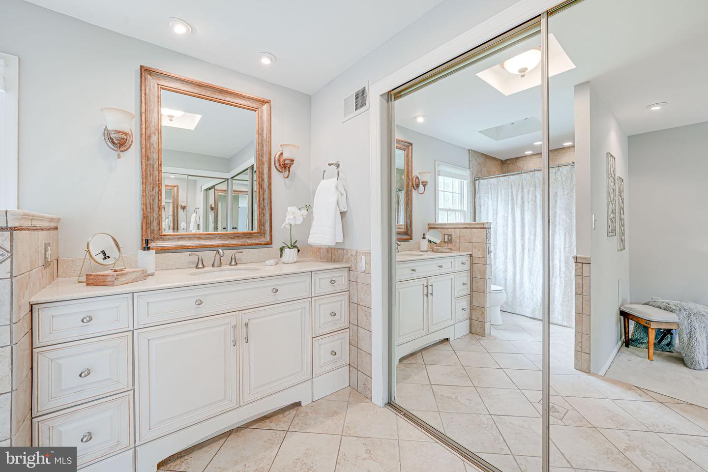 9808 KOHOUTEK CT, VIENNA, Virginia 22182, 4 Bedrooms Bedrooms, ,3 BathroomsBathrooms,Residential,For sale,9808 KOHOUTEK CT,VAFX2235778 MLS # VAFX2235778