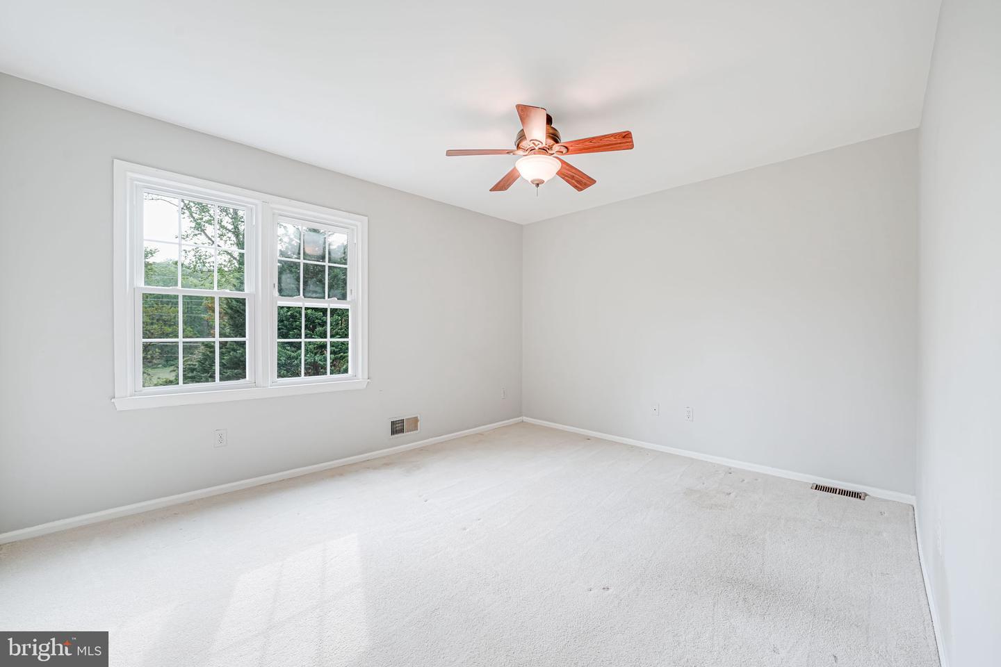 9808 KOHOUTEK CT, VIENNA, Virginia 22182, 4 Bedrooms Bedrooms, ,3 BathroomsBathrooms,Residential,For sale,9808 KOHOUTEK CT,VAFX2235778 MLS # VAFX2235778