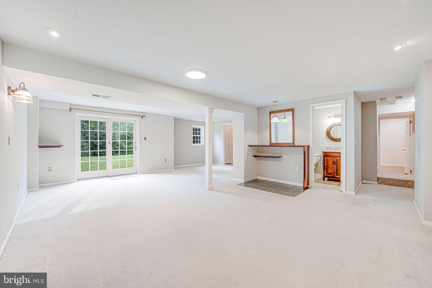 9808 KOHOUTEK CT, VIENNA, Virginia 22182, 4 Bedrooms Bedrooms, ,3 BathroomsBathrooms,Residential,For sale,9808 KOHOUTEK CT,VAFX2235778 MLS # VAFX2235778