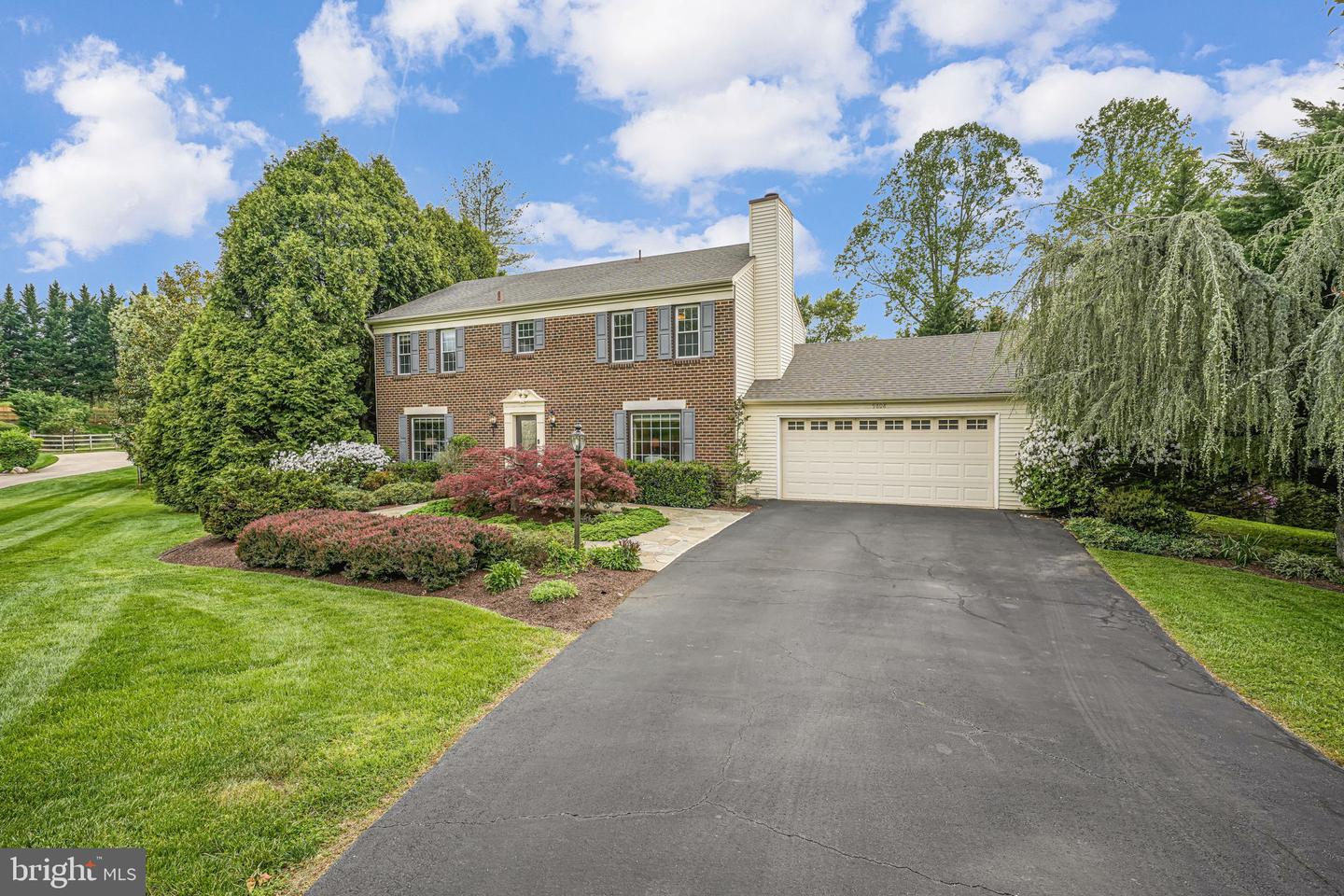 9808 KOHOUTEK CT, VIENNA, Virginia 22182, 4 Bedrooms Bedrooms, ,3 BathroomsBathrooms,Residential,For sale,9808 KOHOUTEK CT,VAFX2235778 MLS # VAFX2235778