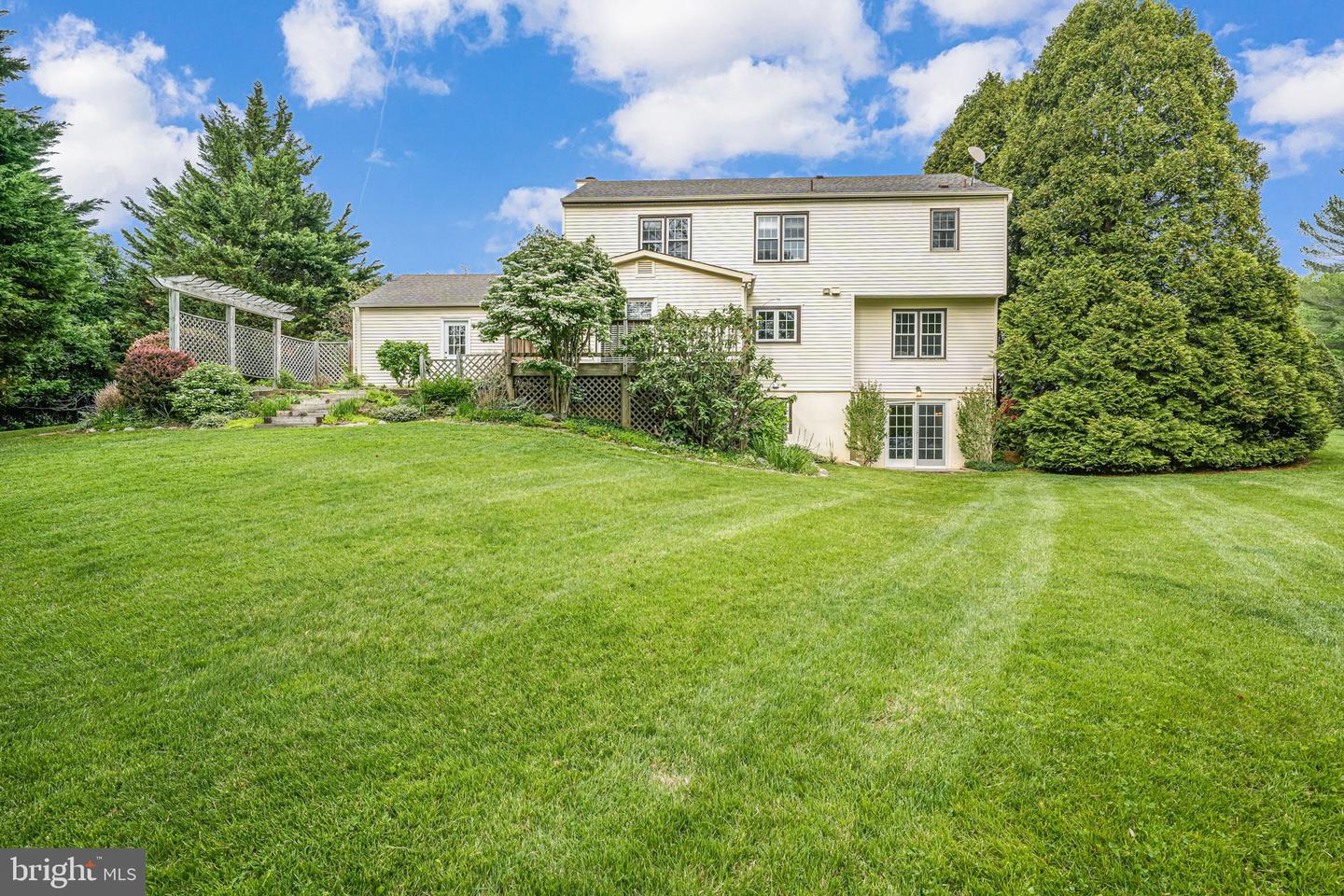 9808 KOHOUTEK CT, VIENNA, Virginia 22182, 4 Bedrooms Bedrooms, ,3 BathroomsBathrooms,Residential,For sale,9808 KOHOUTEK CT,VAFX2235778 MLS # VAFX2235778