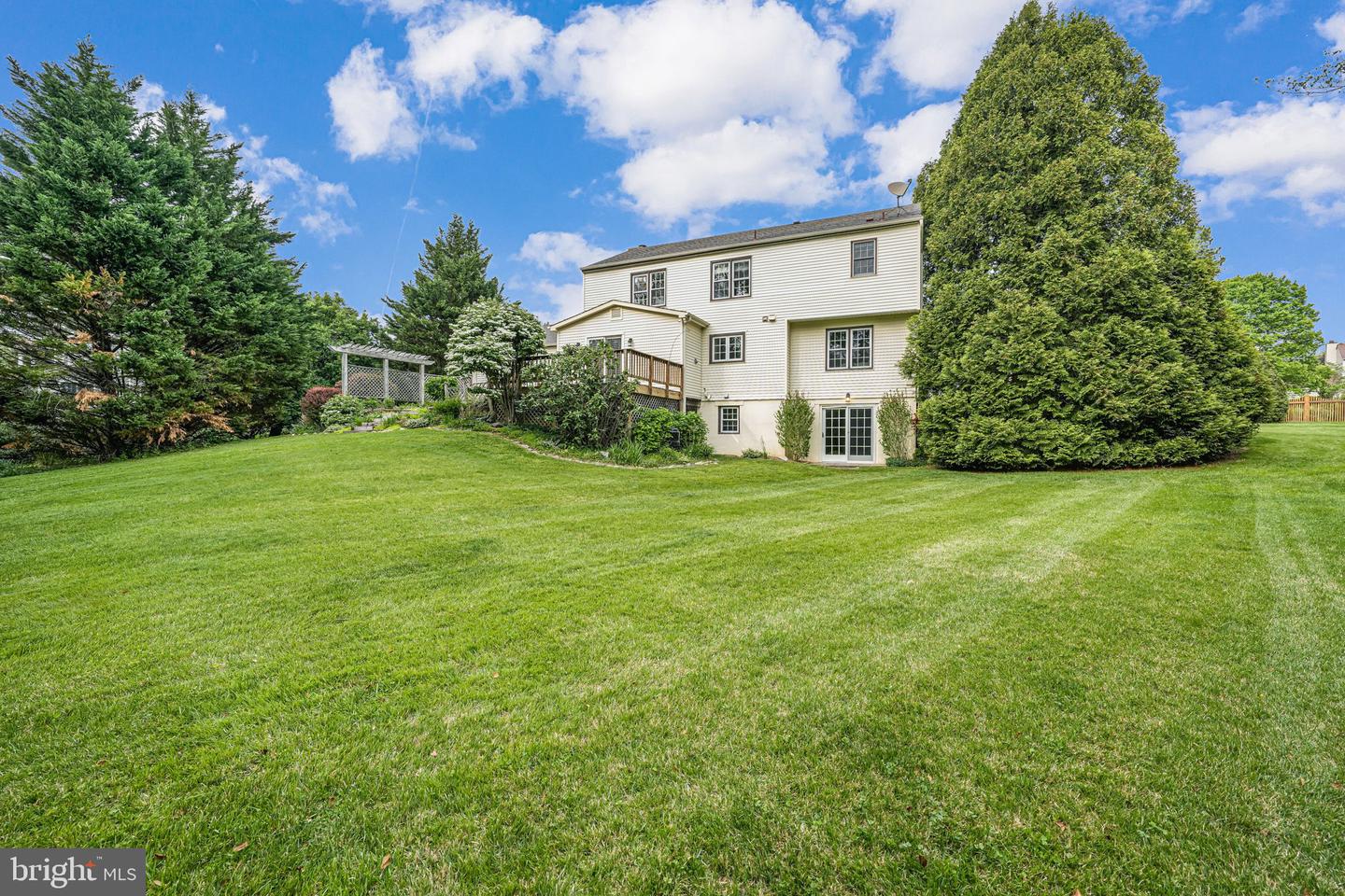 9808 KOHOUTEK CT, VIENNA, Virginia 22182, 4 Bedrooms Bedrooms, ,3 BathroomsBathrooms,Residential,For sale,9808 KOHOUTEK CT,VAFX2235778 MLS # VAFX2235778