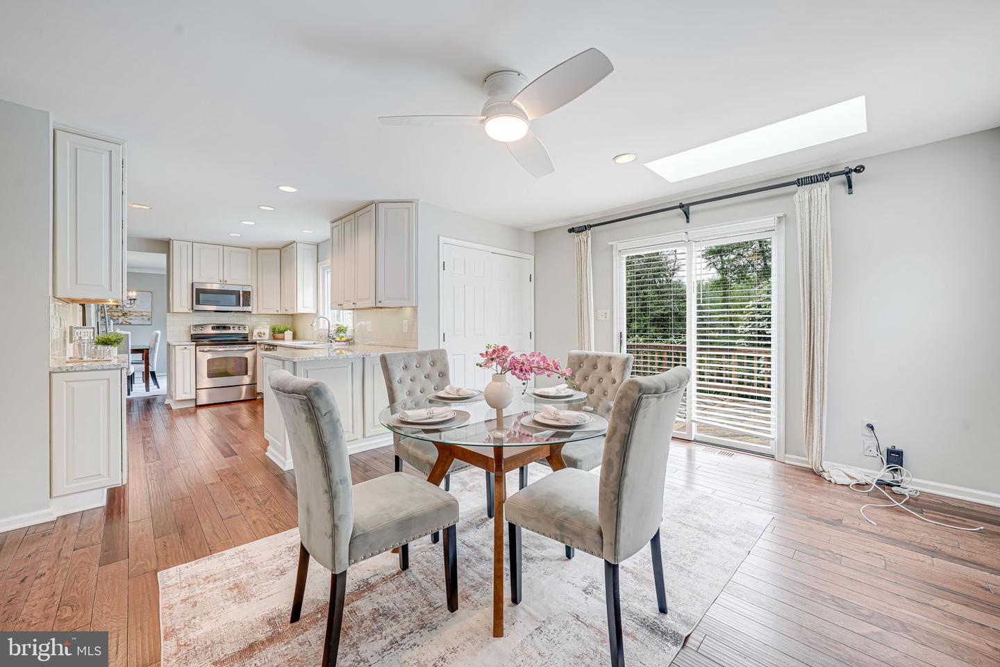 9808 KOHOUTEK CT, VIENNA, Virginia 22182, 4 Bedrooms Bedrooms, ,3 BathroomsBathrooms,Residential,For sale,9808 KOHOUTEK CT,VAFX2235778 MLS # VAFX2235778