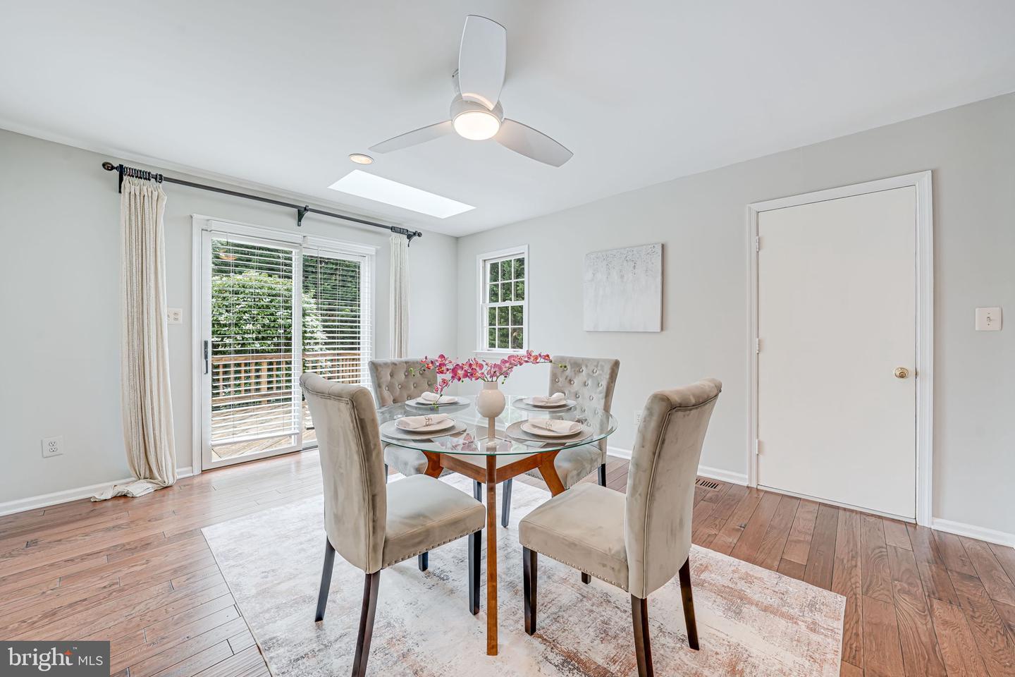 9808 KOHOUTEK CT, VIENNA, Virginia 22182, 4 Bedrooms Bedrooms, ,3 BathroomsBathrooms,Residential,For sale,9808 KOHOUTEK CT,VAFX2235778 MLS # VAFX2235778