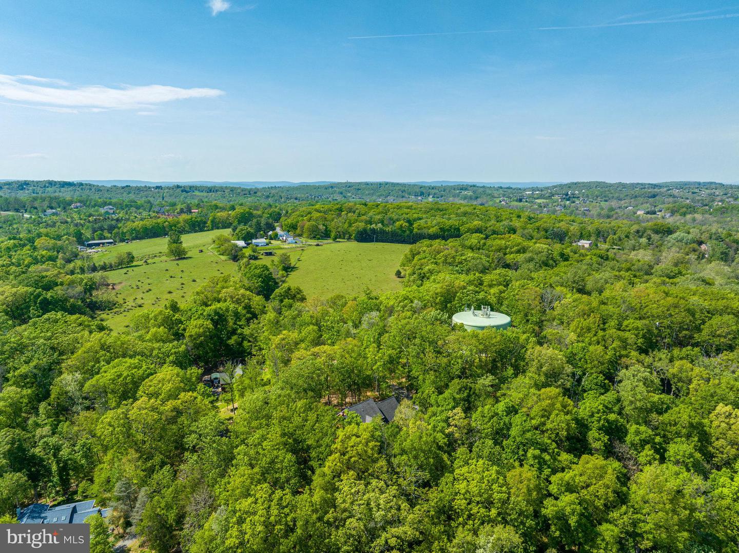 520 CLAGETT ST SW, LEESBURG, Virginia 20175, 4 Bedrooms Bedrooms, ,3 BathroomsBathrooms,Residential,For sale,520 CLAGETT ST SW,VALO2094560 MLS # VALO2094560