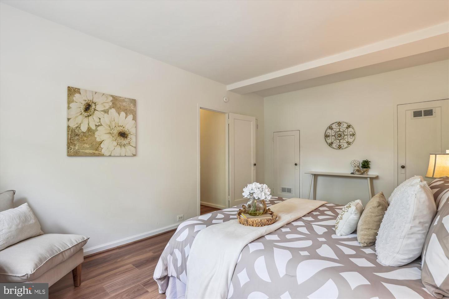 3733 GUNSTON RD, ALEXANDRIA, Virginia 22302, 2 Bedrooms Bedrooms, ,1 BathroomBathrooms,Residential,For sale,3733 GUNSTON RD,VAAX2044460 MLS # VAAX2044460