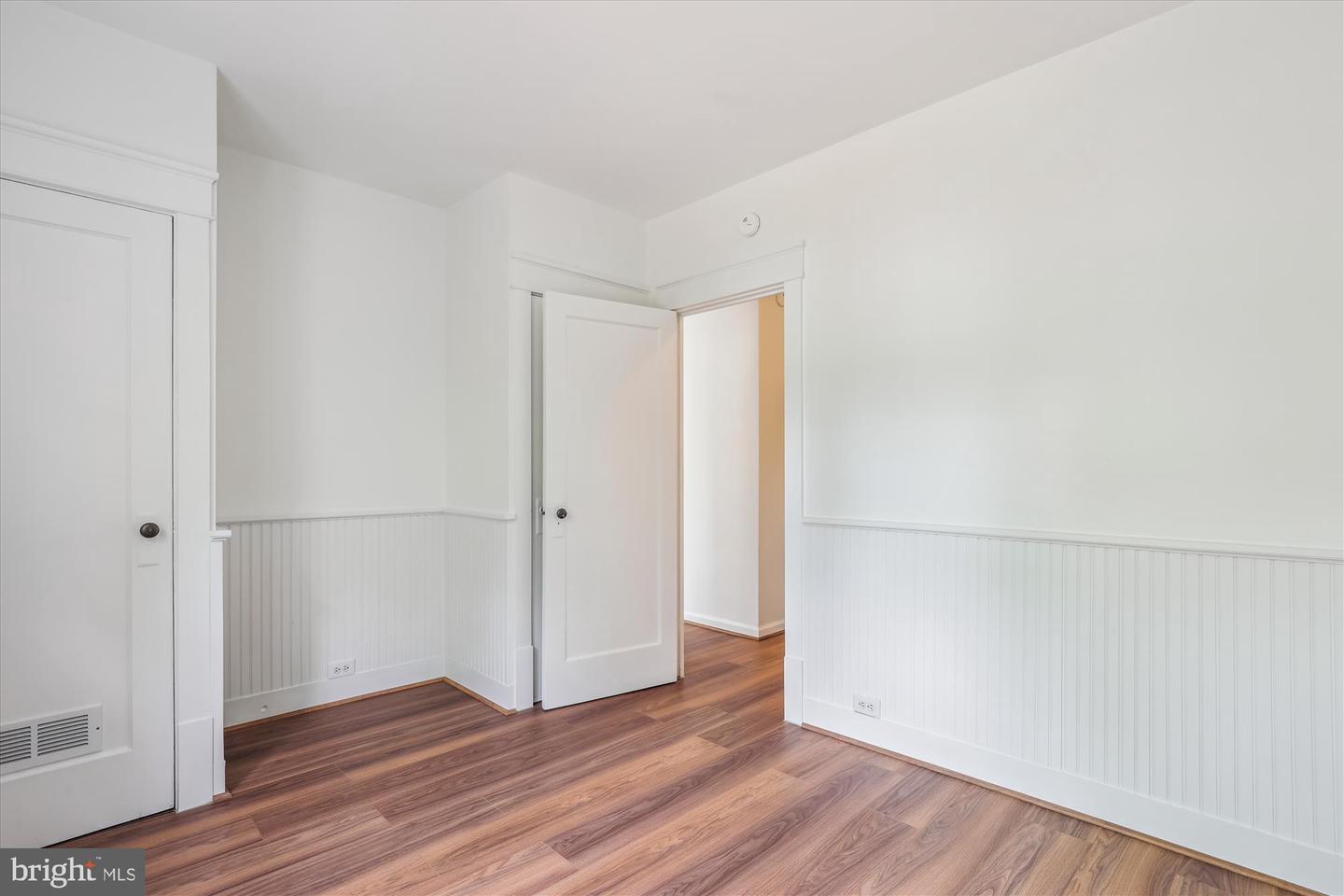 3733 GUNSTON RD, ALEXANDRIA, Virginia 22302, 2 Bedrooms Bedrooms, ,1 BathroomBathrooms,Residential,For sale,3733 GUNSTON RD,VAAX2044460 MLS # VAAX2044460