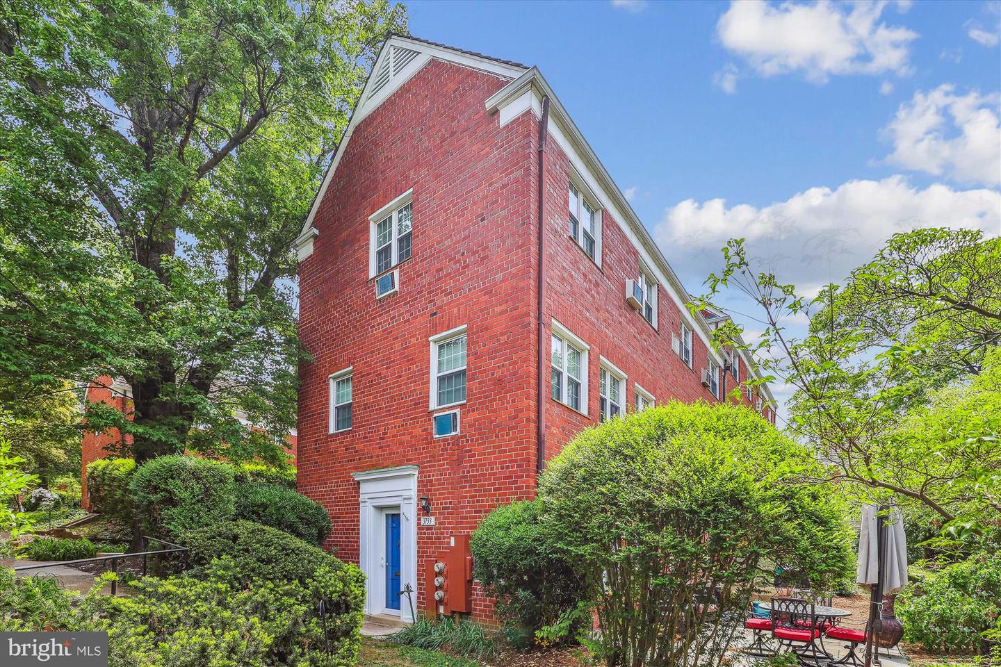 3733 GUNSTON RD, ALEXANDRIA, Virginia 22302, 2 Bedrooms Bedrooms, ,1 BathroomBathrooms,Residential,For sale,3733 GUNSTON RD,VAAX2044460 MLS # VAAX2044460