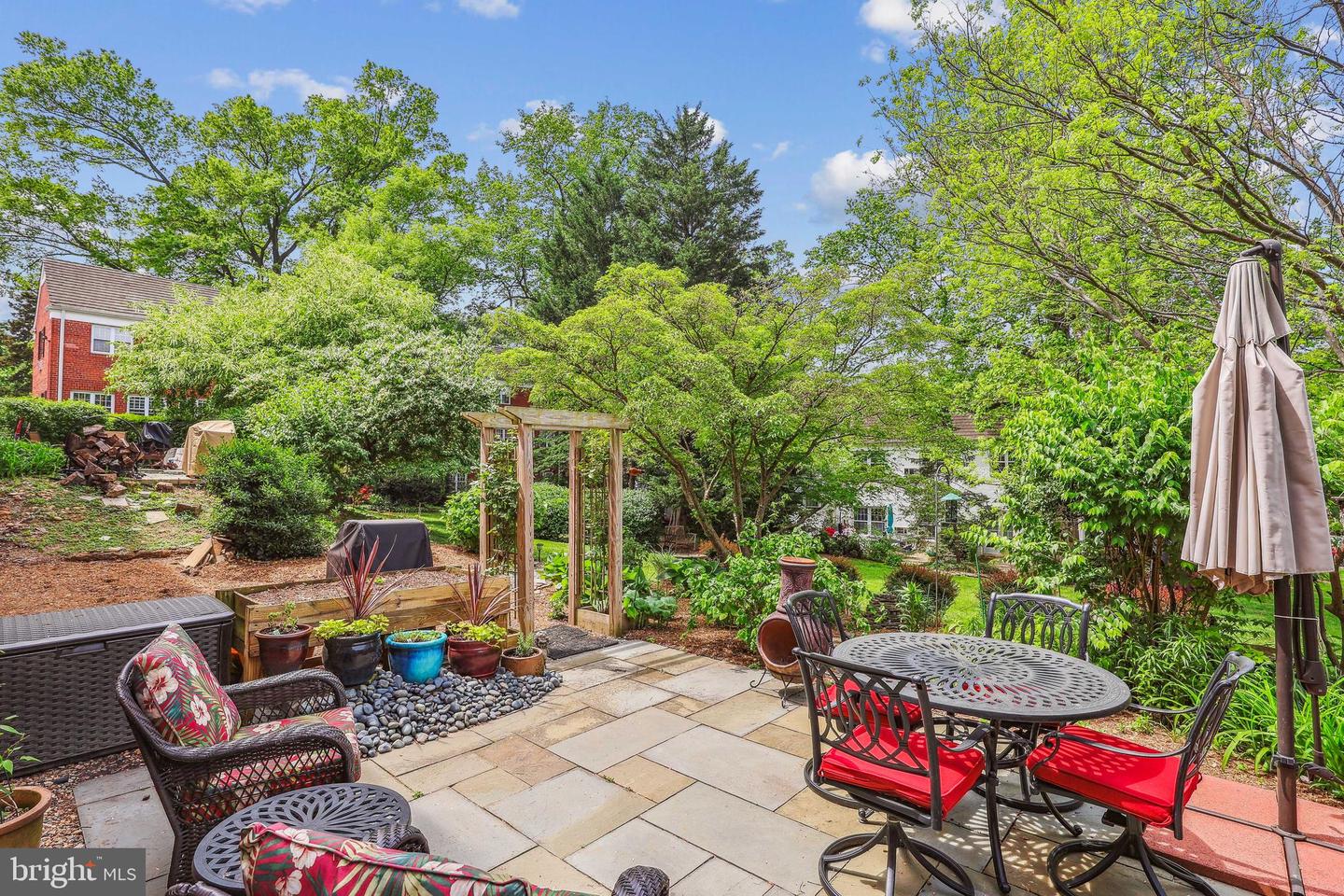 3733 GUNSTON RD, ALEXANDRIA, Virginia 22302, 2 Bedrooms Bedrooms, ,1 BathroomBathrooms,Residential,For sale,3733 GUNSTON RD,VAAX2044460 MLS # VAAX2044460