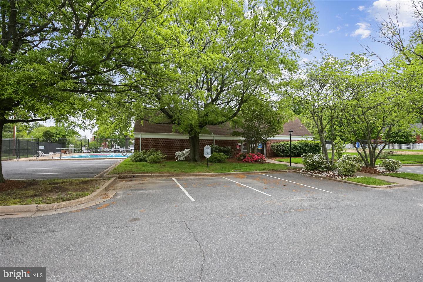3733 GUNSTON RD, ALEXANDRIA, Virginia 22302, 2 Bedrooms Bedrooms, ,1 BathroomBathrooms,Residential,For sale,3733 GUNSTON RD,VAAX2044460 MLS # VAAX2044460