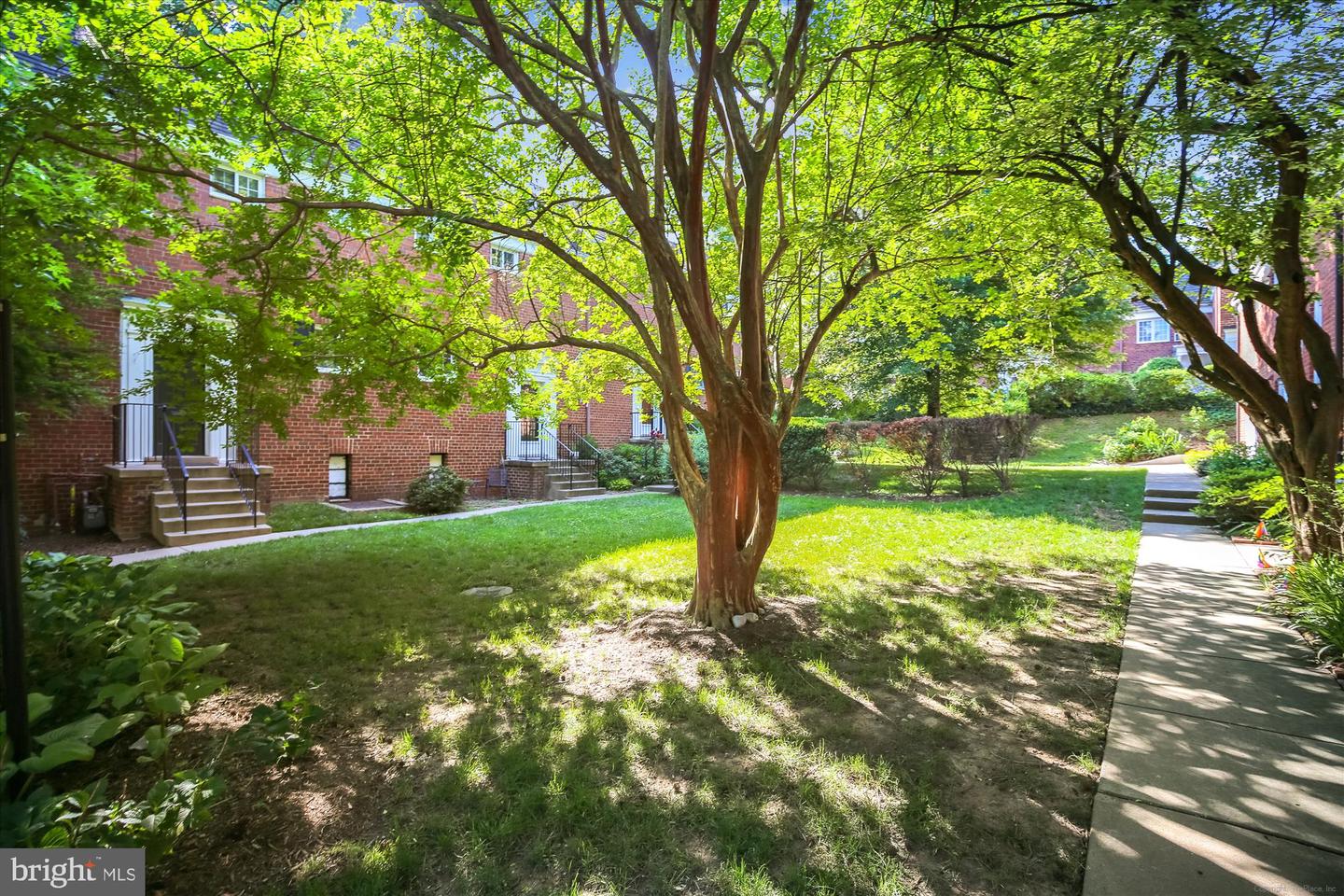 3733 GUNSTON RD, ALEXANDRIA, Virginia 22302, 2 Bedrooms Bedrooms, ,1 BathroomBathrooms,Residential,For sale,3733 GUNSTON RD,VAAX2044460 MLS # VAAX2044460