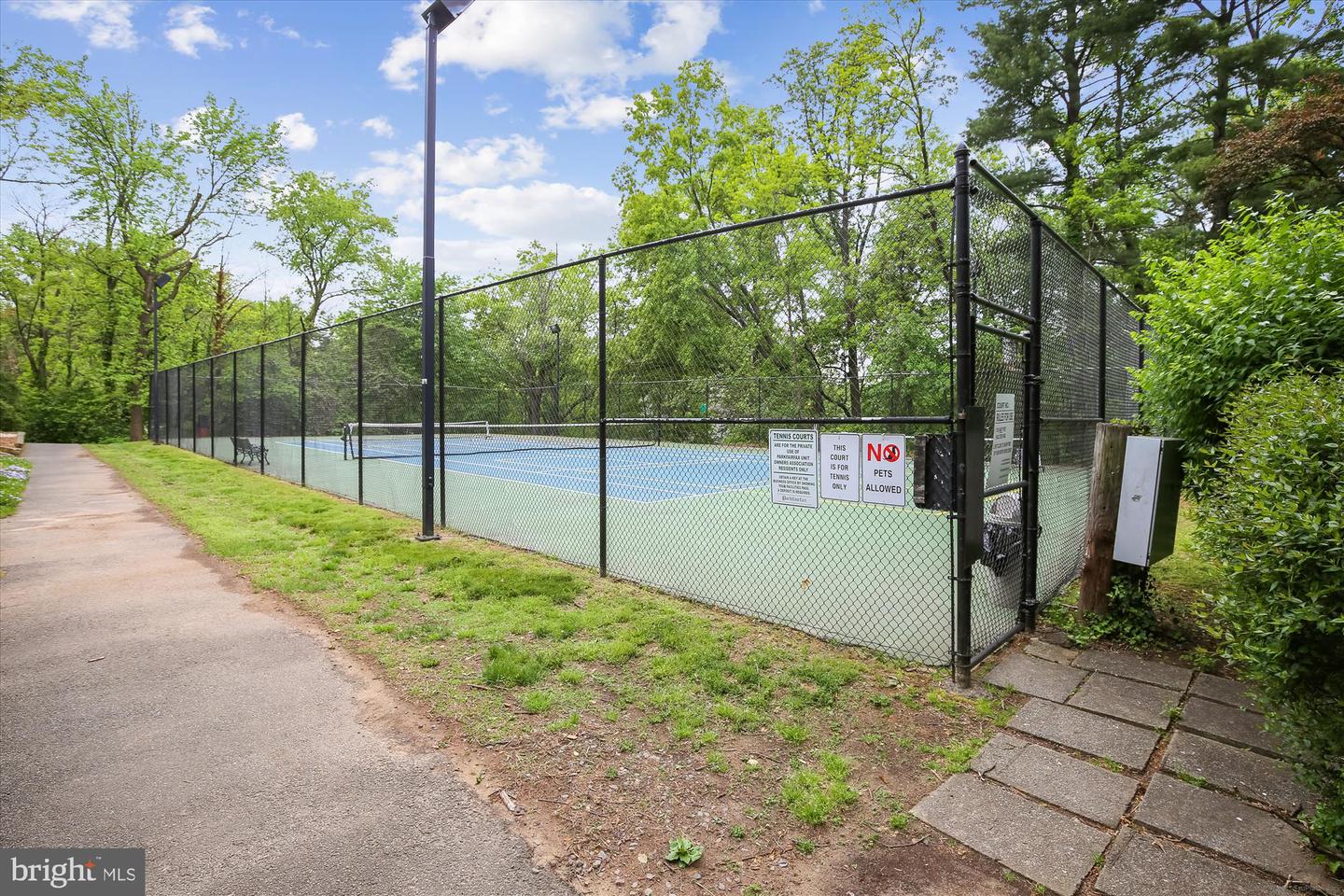 3733 GUNSTON RD, ALEXANDRIA, Virginia 22302, 2 Bedrooms Bedrooms, ,1 BathroomBathrooms,Residential,For sale,3733 GUNSTON RD,VAAX2044460 MLS # VAAX2044460