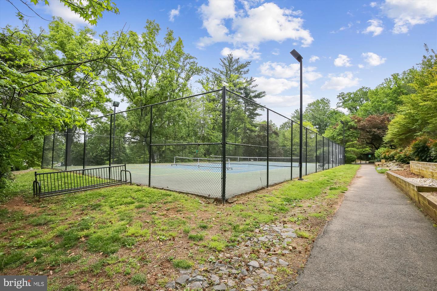 3733 GUNSTON RD, ALEXANDRIA, Virginia 22302, 2 Bedrooms Bedrooms, ,1 BathroomBathrooms,Residential,For sale,3733 GUNSTON RD,VAAX2044460 MLS # VAAX2044460