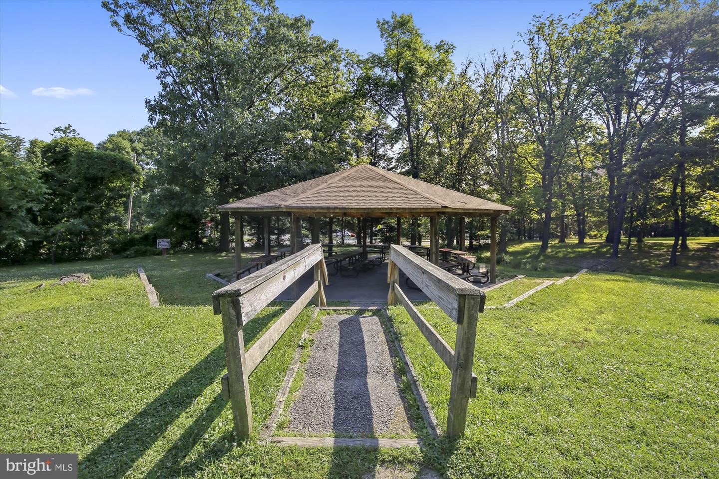 3733 GUNSTON RD, ALEXANDRIA, Virginia 22302, 2 Bedrooms Bedrooms, ,1 BathroomBathrooms,Residential,For sale,3733 GUNSTON RD,VAAX2044460 MLS # VAAX2044460