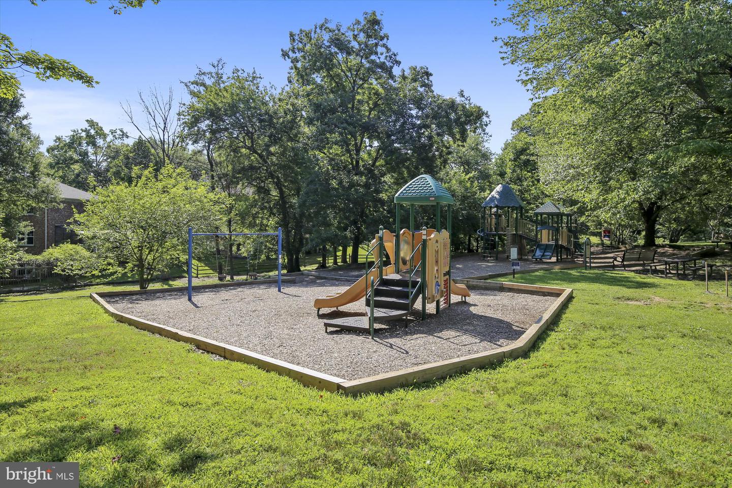 3733 GUNSTON RD, ALEXANDRIA, Virginia 22302, 2 Bedrooms Bedrooms, ,1 BathroomBathrooms,Residential,For sale,3733 GUNSTON RD,VAAX2044460 MLS # VAAX2044460