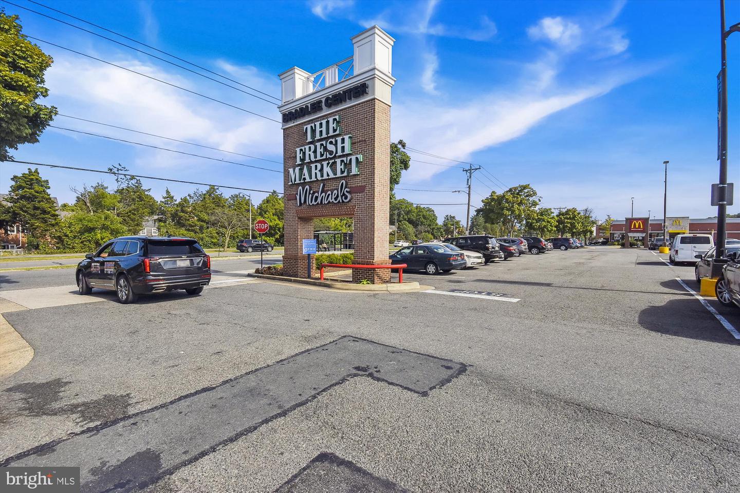3733 GUNSTON RD, ALEXANDRIA, Virginia 22302, 2 Bedrooms Bedrooms, ,1 BathroomBathrooms,Residential,For sale,3733 GUNSTON RD,VAAX2044460 MLS # VAAX2044460