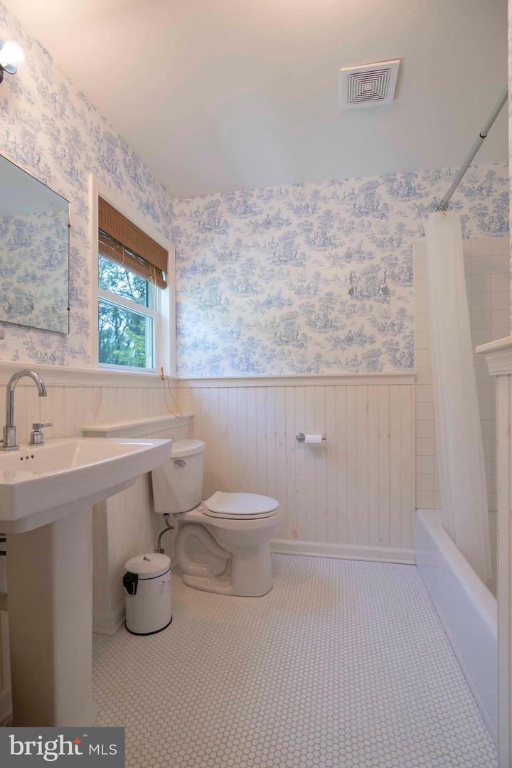 1386 KHYBER PASS, LINDEN, Virginia 22642, 3 Bedrooms Bedrooms, ,2 BathroomsBathrooms,Residential,For sale,1386 KHYBER PASS,VAWR2010986 MLS # VAWR2010986