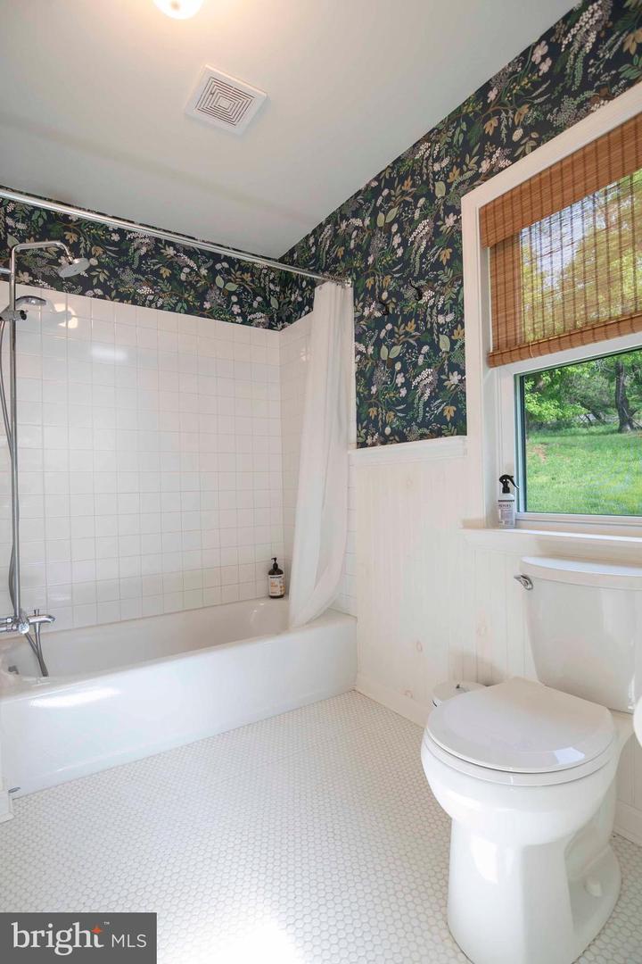 1386 KHYBER PASS, LINDEN, Virginia 22642, 3 Bedrooms Bedrooms, ,2 BathroomsBathrooms,Residential,For sale,1386 KHYBER PASS,VAWR2010986 MLS # VAWR2010986