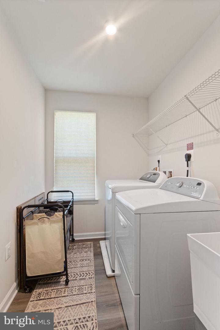 1126 DOVETAIL CIR, FREDERICKSBURG, Virginia 22401, 4 Bedrooms Bedrooms, ,3 BathroomsBathrooms,Residential,For sale,1126 DOVETAIL CIR,VAFB2008042 MLS # VAFB2008042